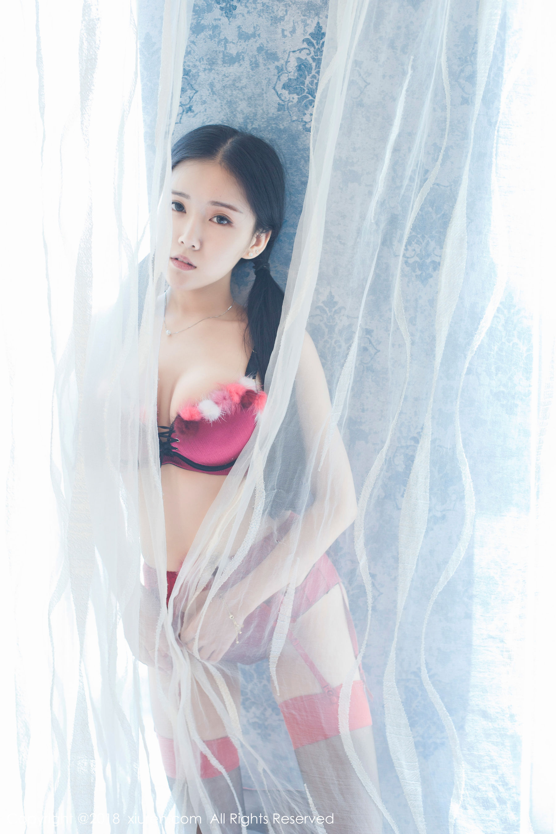  红气球《童颜巨乳稚气未脱小姑娘》 秀人 No.932第16张