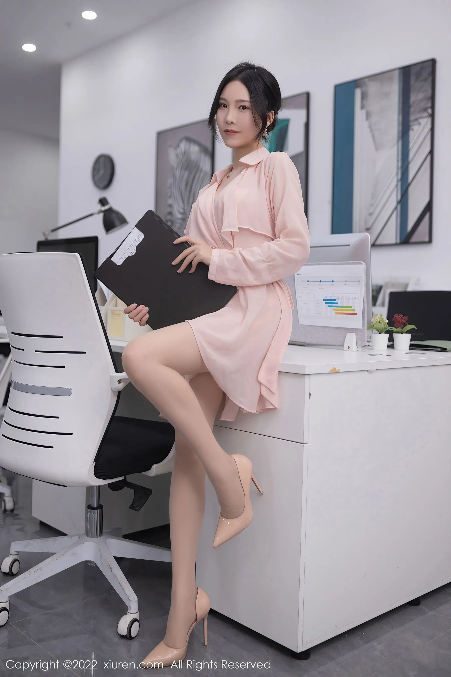 秀人网 No.5657 利世 职员装扮第16张