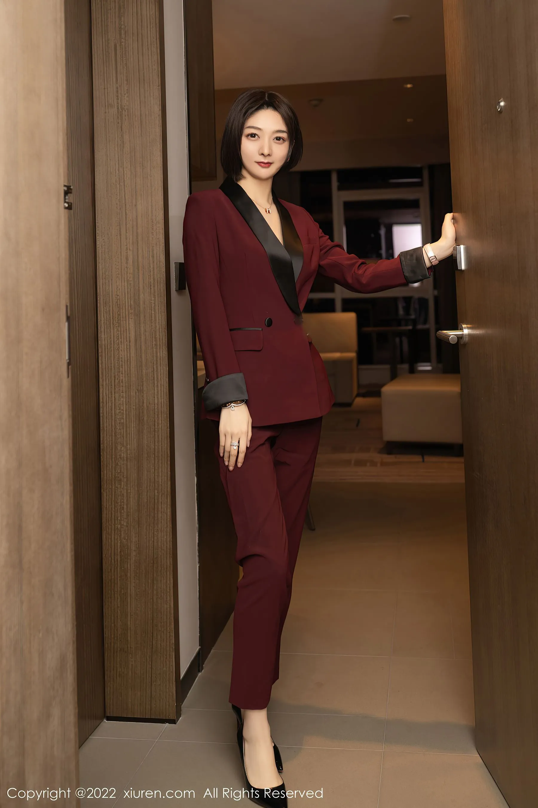 秀人网 No.5111 Angela00 OL美腿第17张