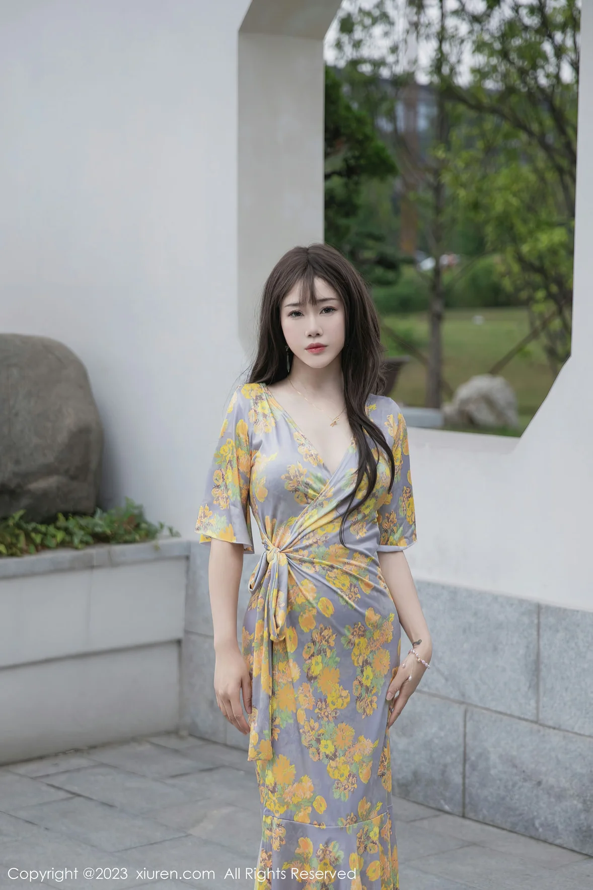  XiuRen 秀人 No.6949 严利娅Yuliya 黄灰色睡裙性感写真 [85P]第13张