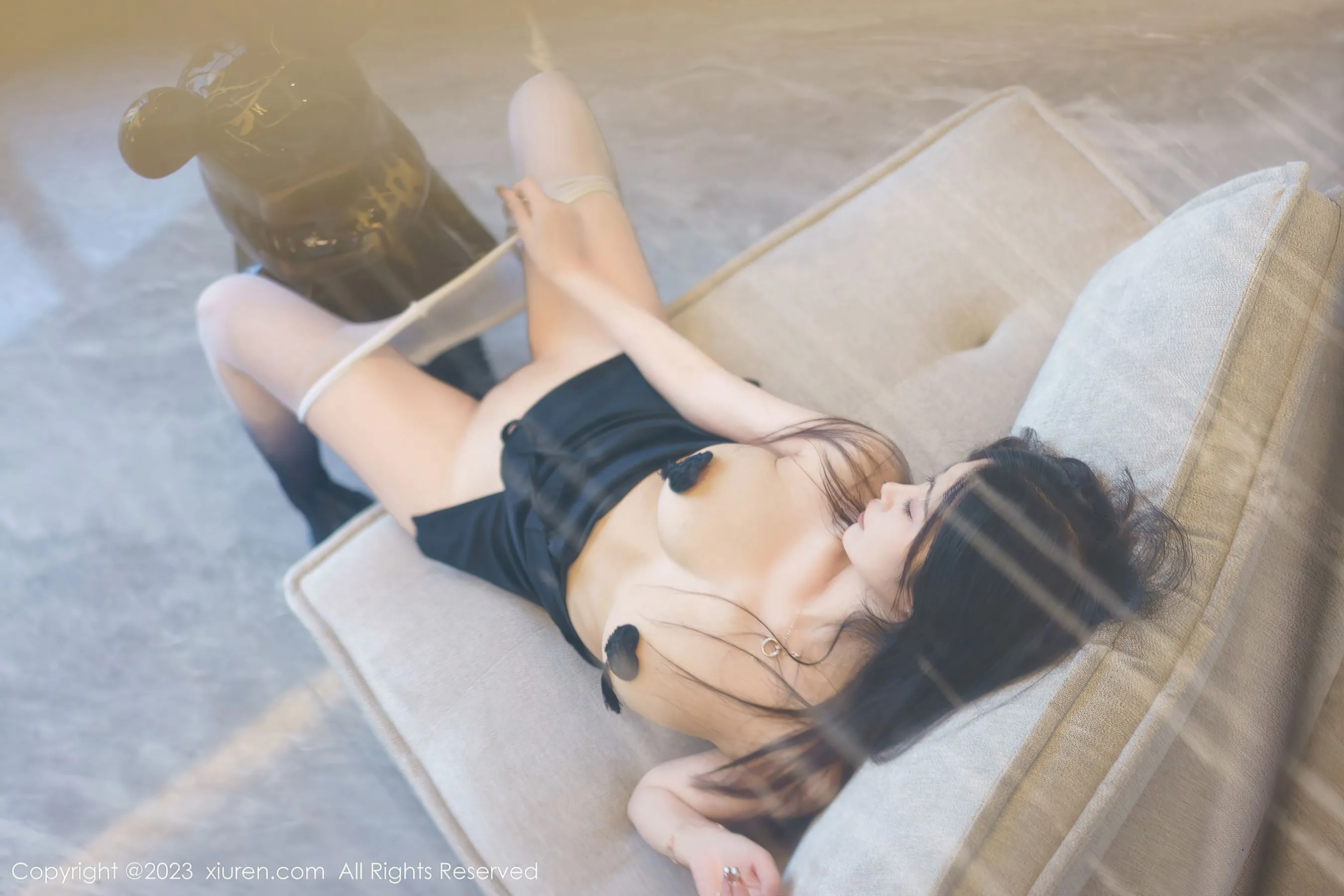  秀人网 No.6319 laura阿姣 丝袜美腿第9张