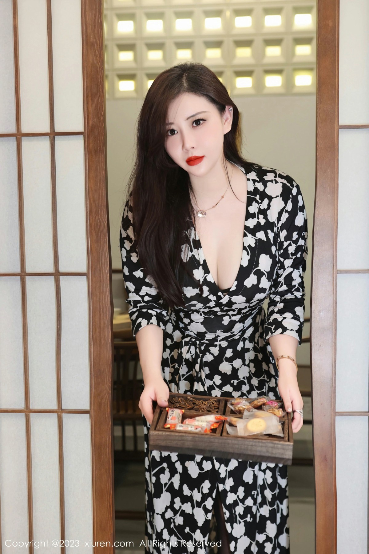 [XiuRen秀人网] 2023.10.23 No.7548 王婉悠Queen第1张