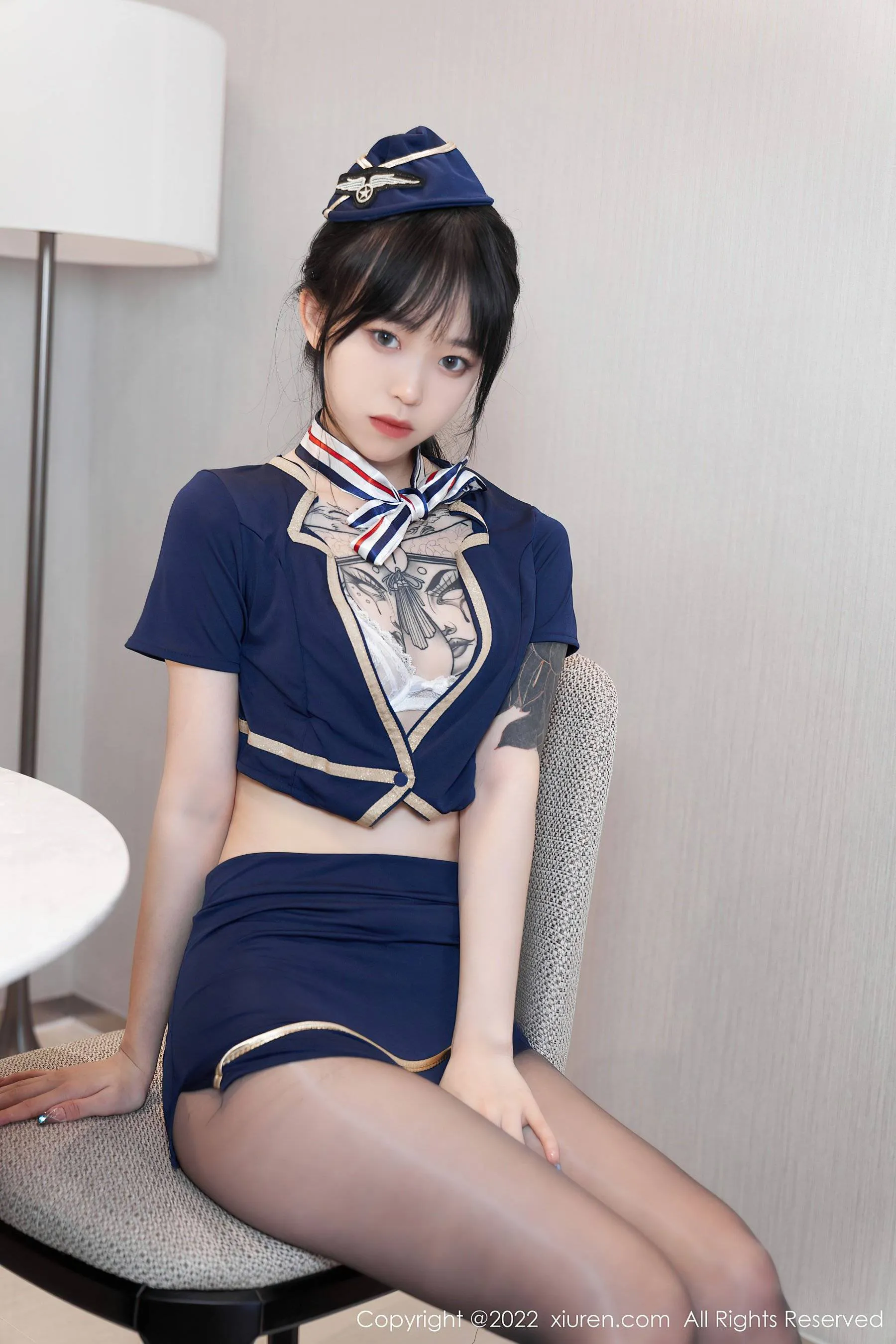  秀人网 No.5352 奶瓶. 制服美腿第13张