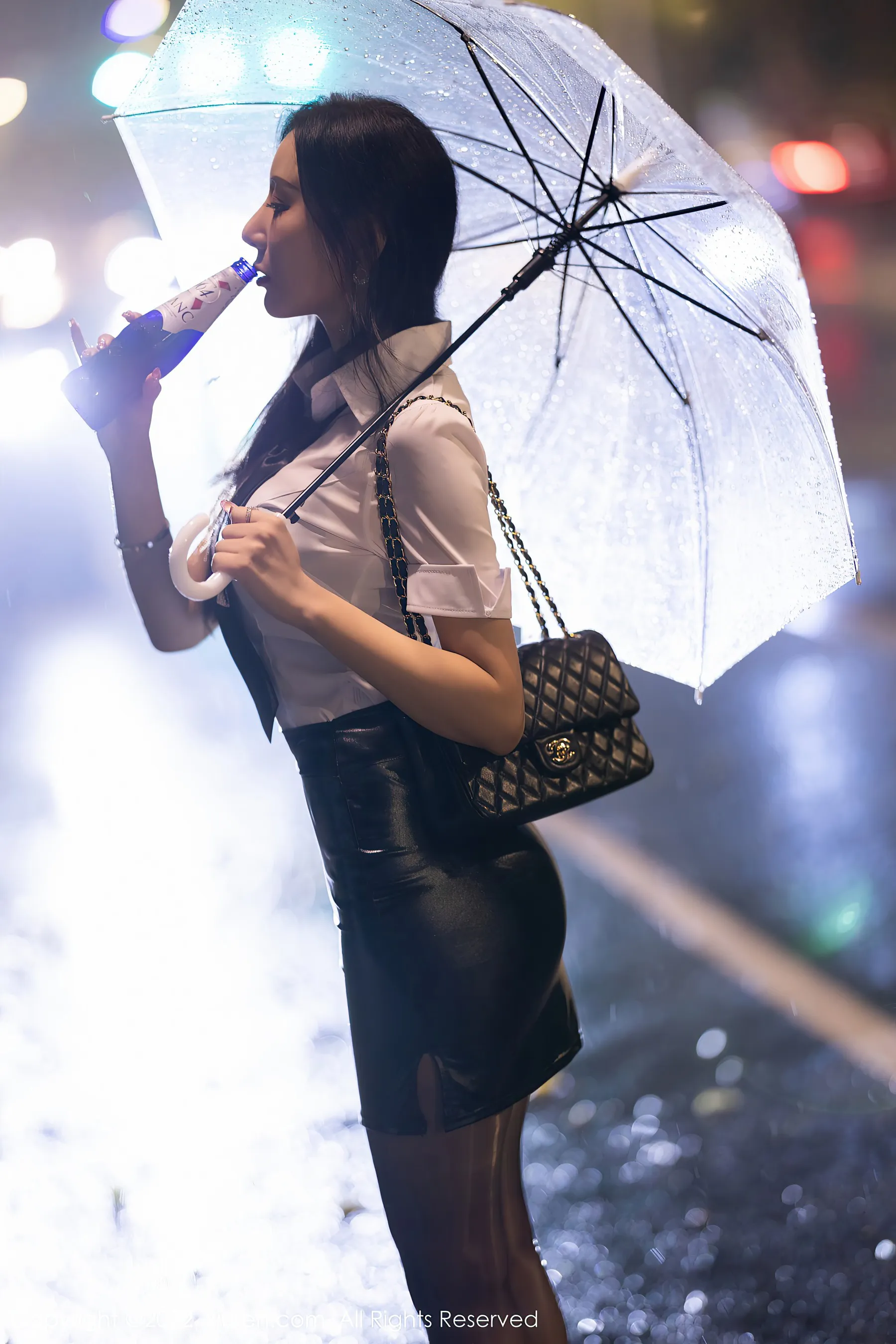 秀人网 No.4879 王馨瑶yanni 黑丝美腿短裙私拍第14张