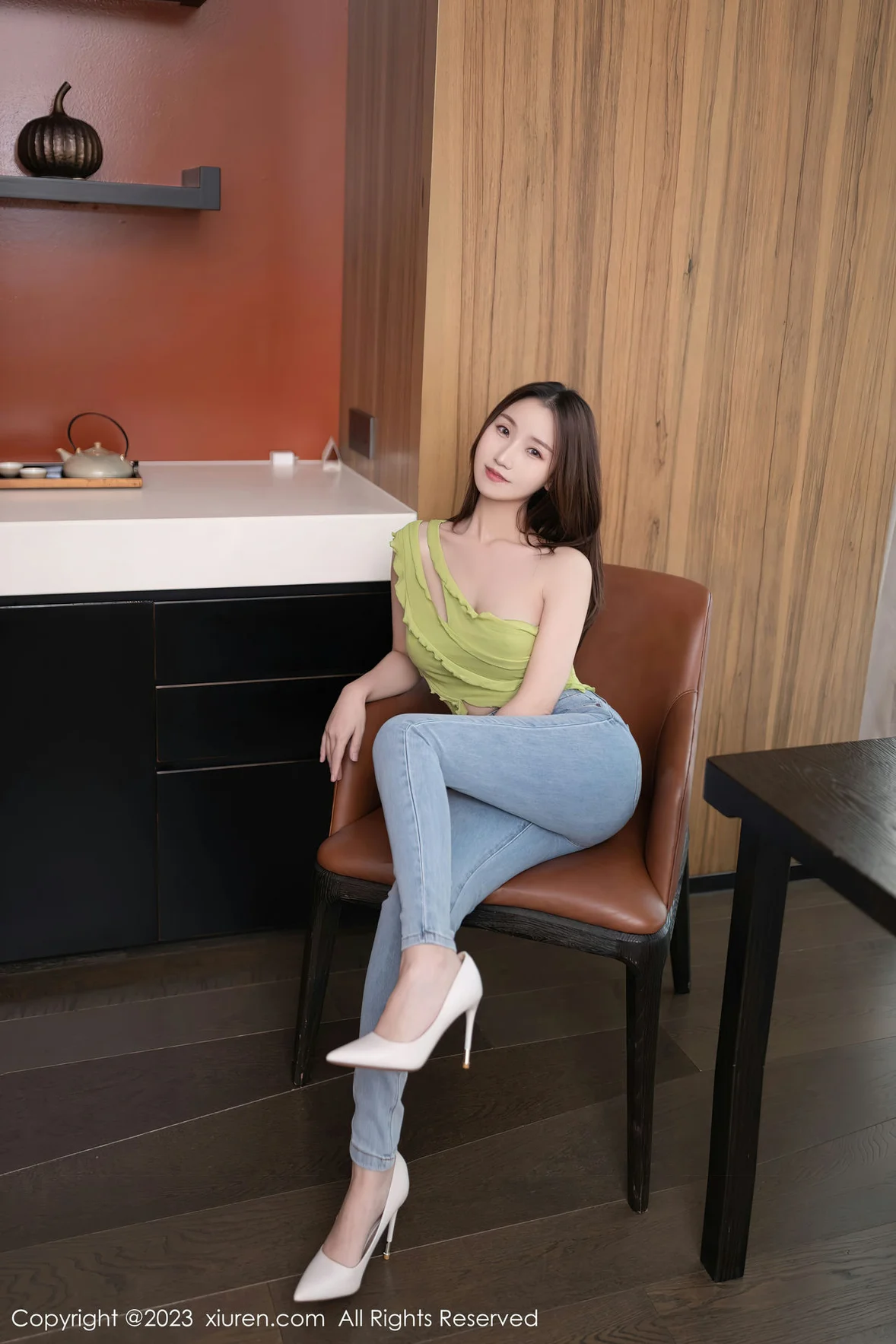  秀人网 No.7381 杏子Yada 绿色上衣性感写真 [86P]第4张