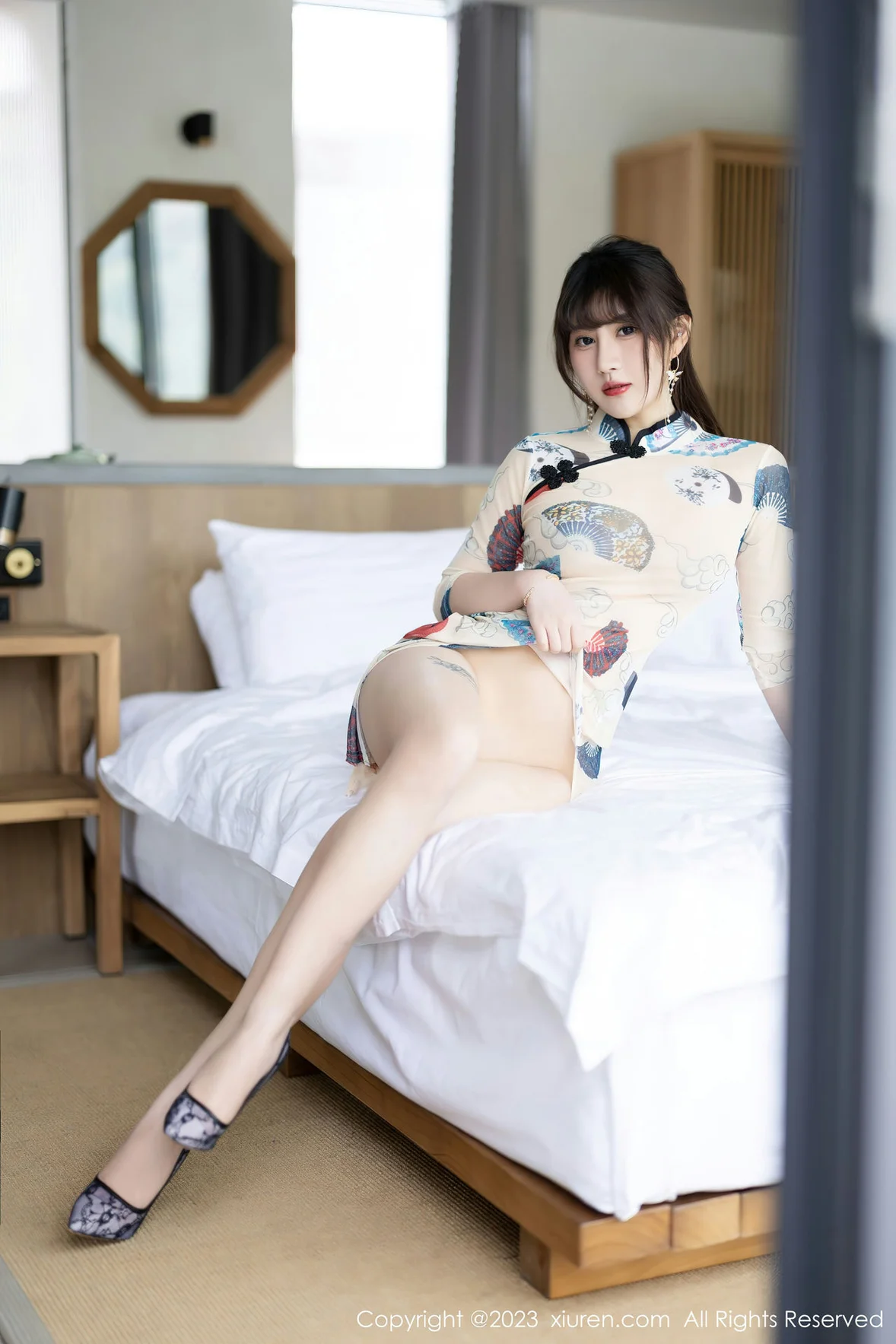  XiuRen 秀人 No.6831 张欣欣 轻透情趣服饰海南岛旅拍 [73P]第11张