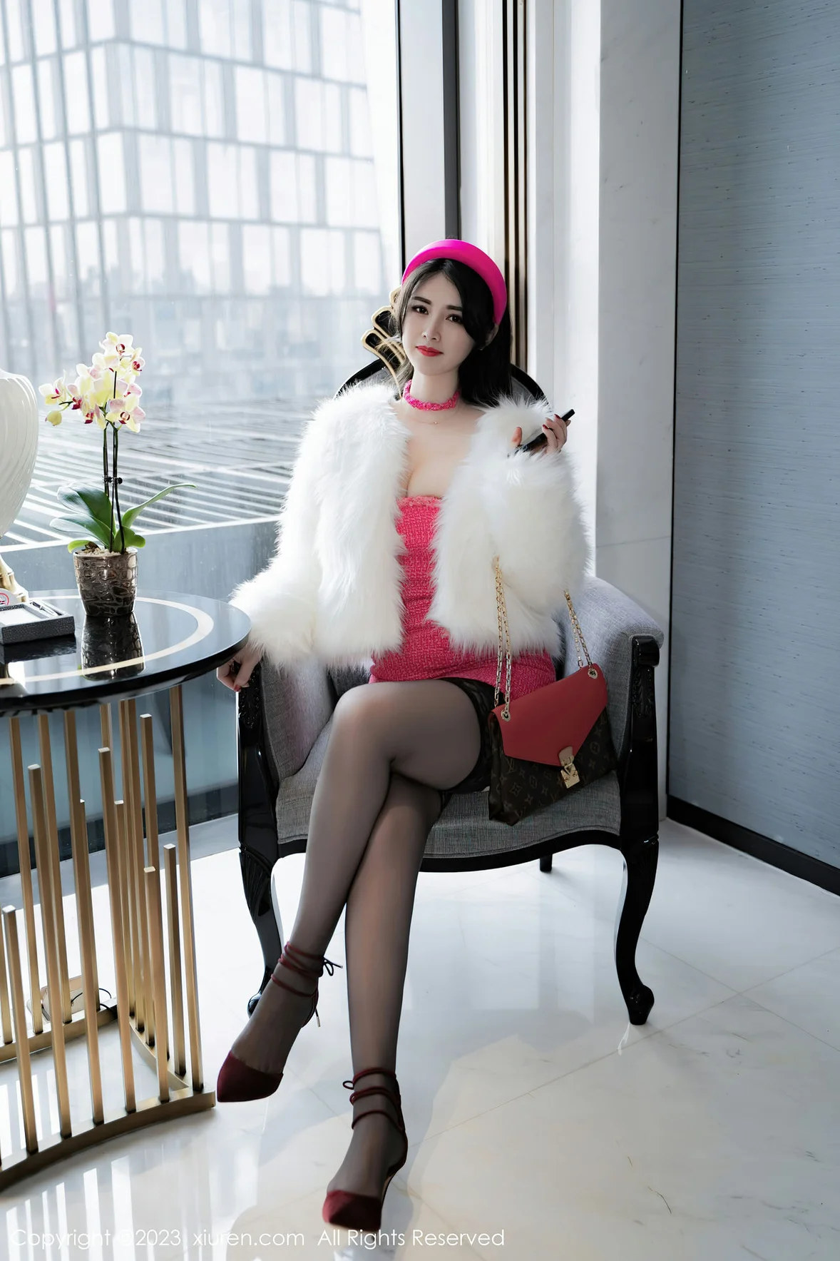  XiuRen 秀人 No.6830 诗诗kiki 魅惑黑丝性感写真 [50P]第1张