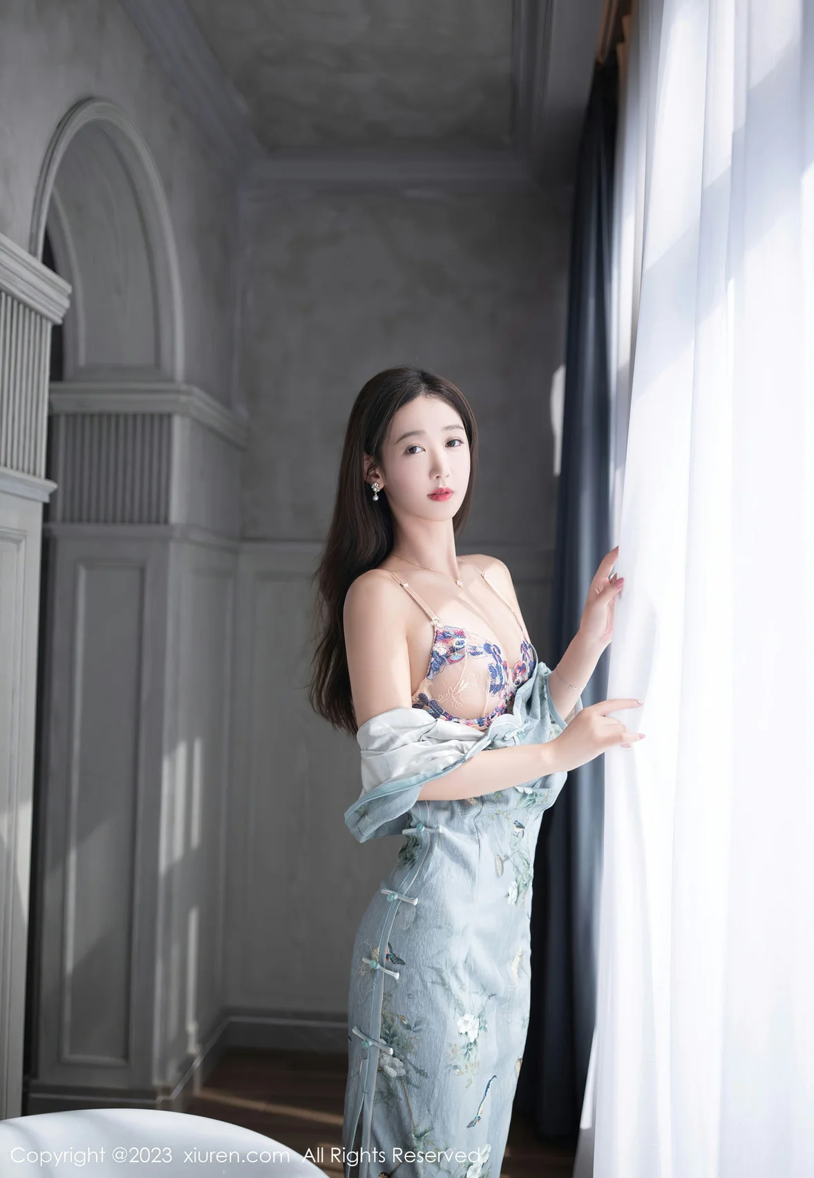  XiuRen 秀人 No.7232 唐安琪 绿灰色旗袍巴厘岛旅拍 [77P]第7张