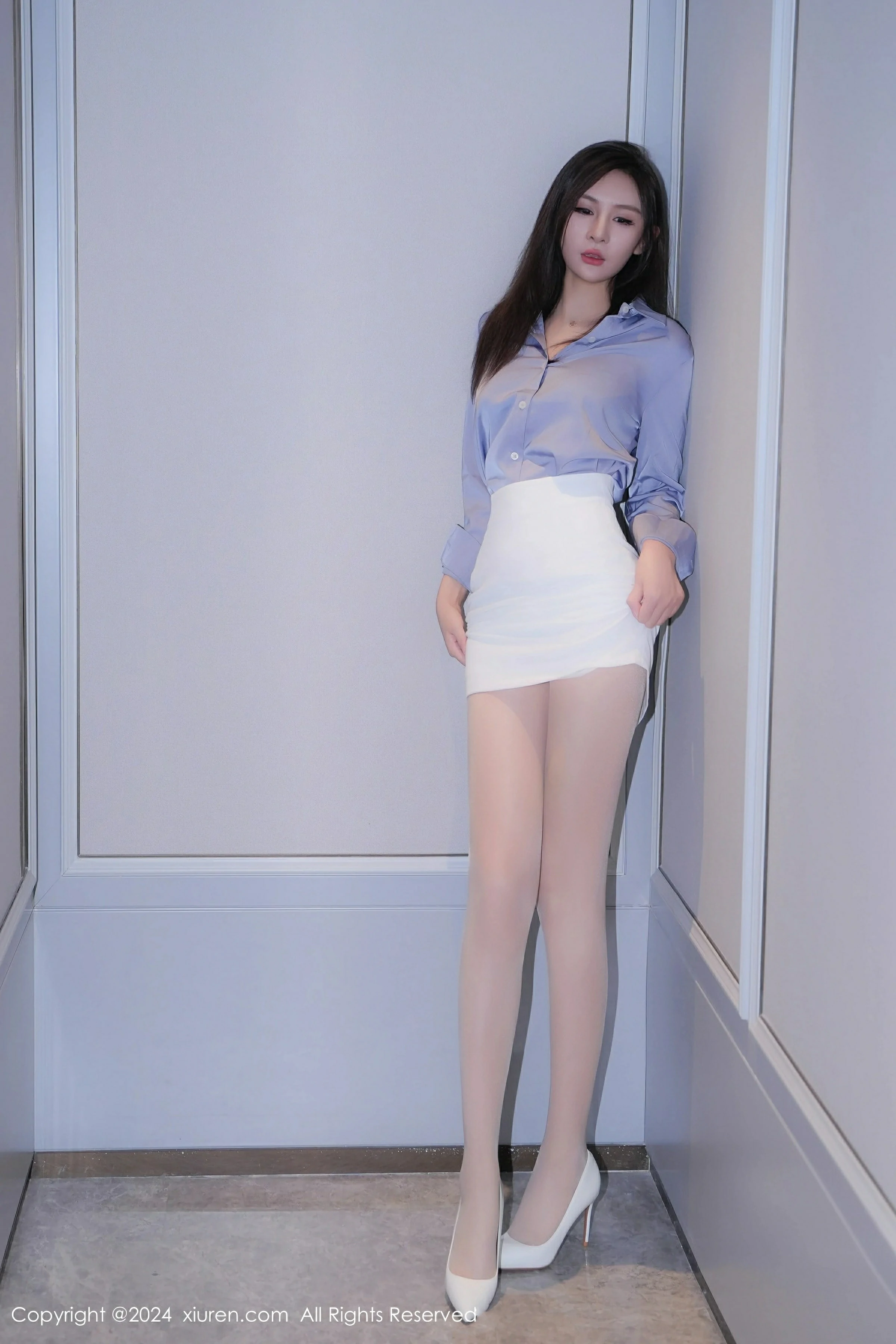[XiuRen秀人网] 2024.09.29 No.9227 Emily尹菲第1张
