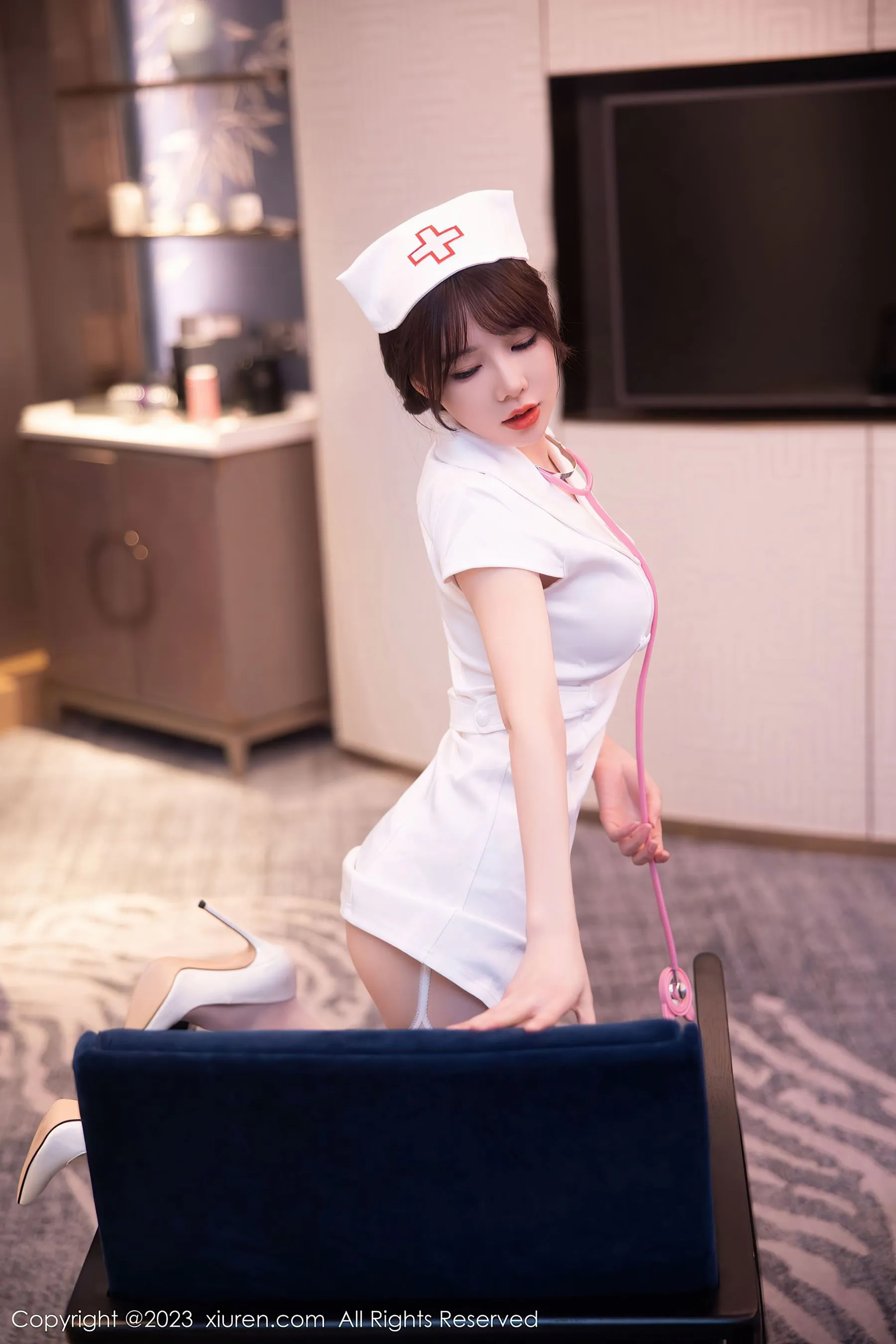  秀人网 No.6221 婠婠么 护士服丝袜第24张