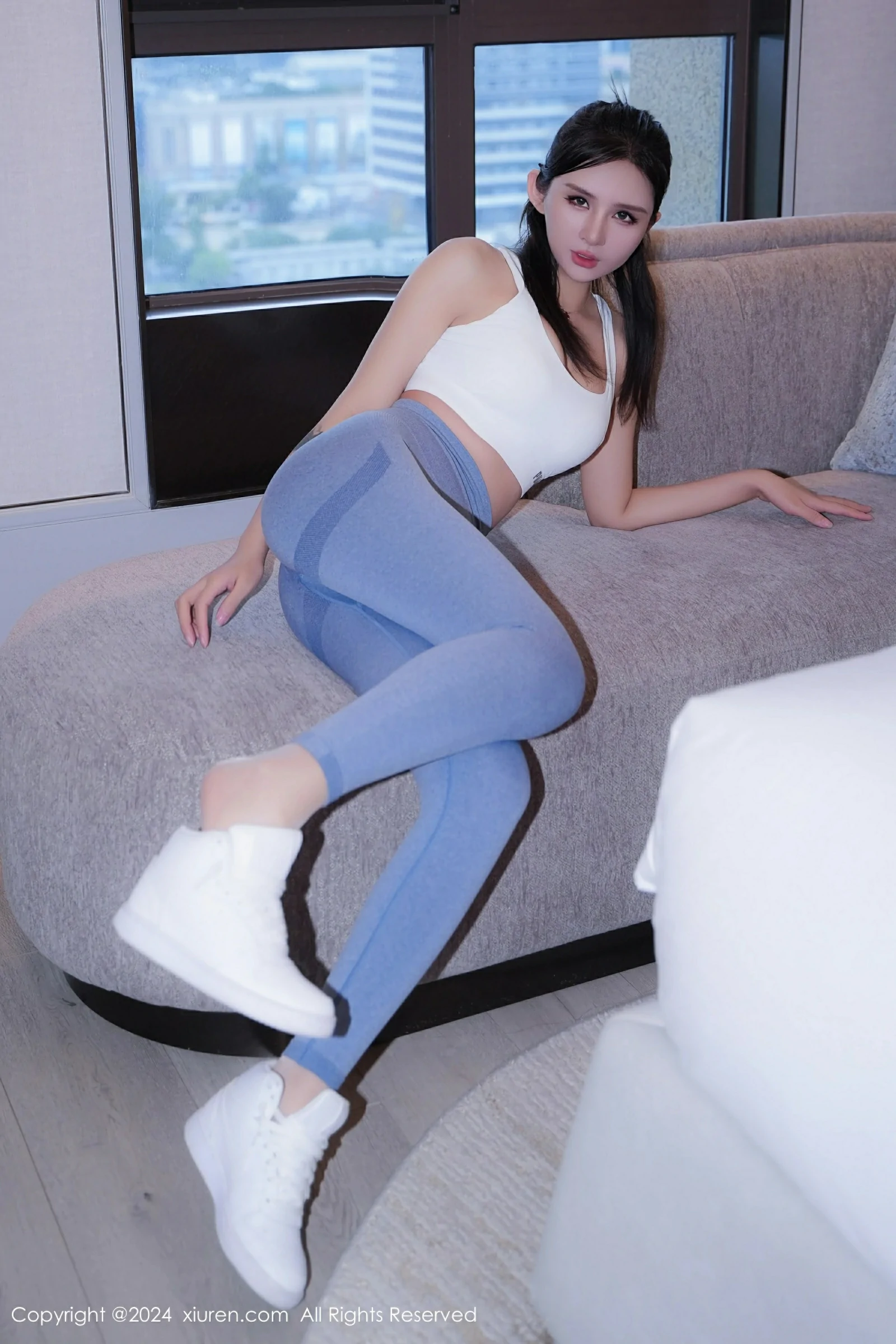[XiuRen秀人网] 2024.11.07 No.9407 Emily尹菲第1张
