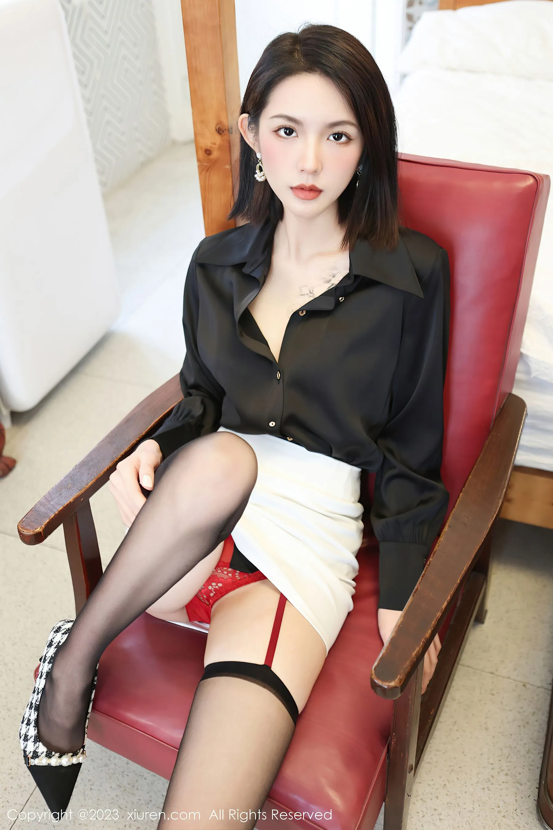  秀人网 No.6356 乔一一 黑丝短裙第26张