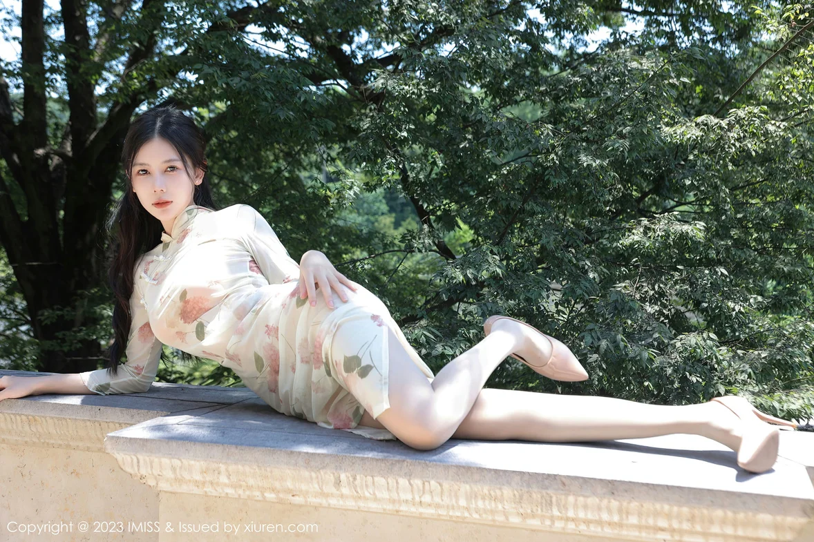  XiuRen 秀人 No.7168 尹甜甜 米色旗袍性感写真 [47P]第3张