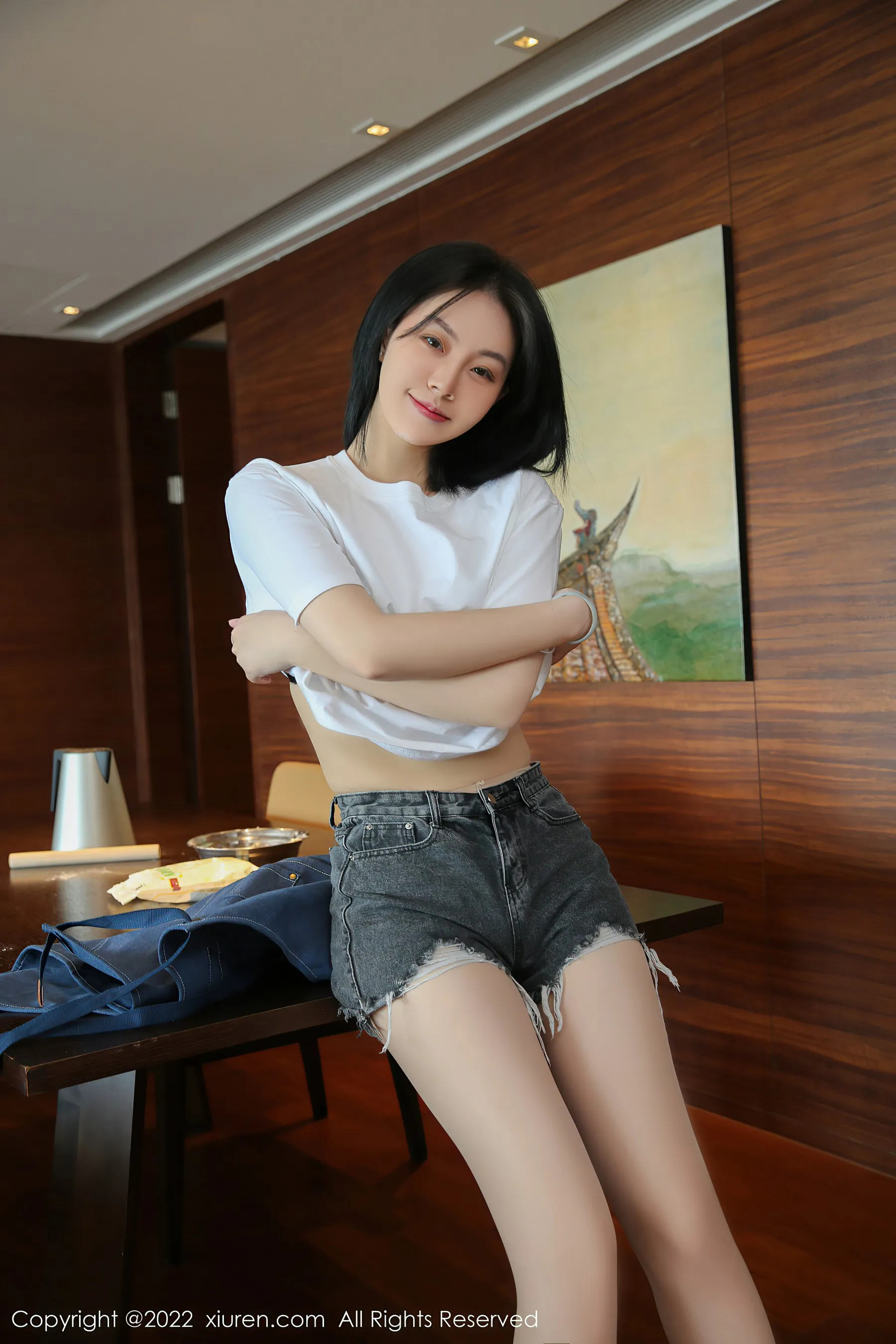  秀人网 No.4667 一颗甜蛋黄a 原色丝袜美腿第13张