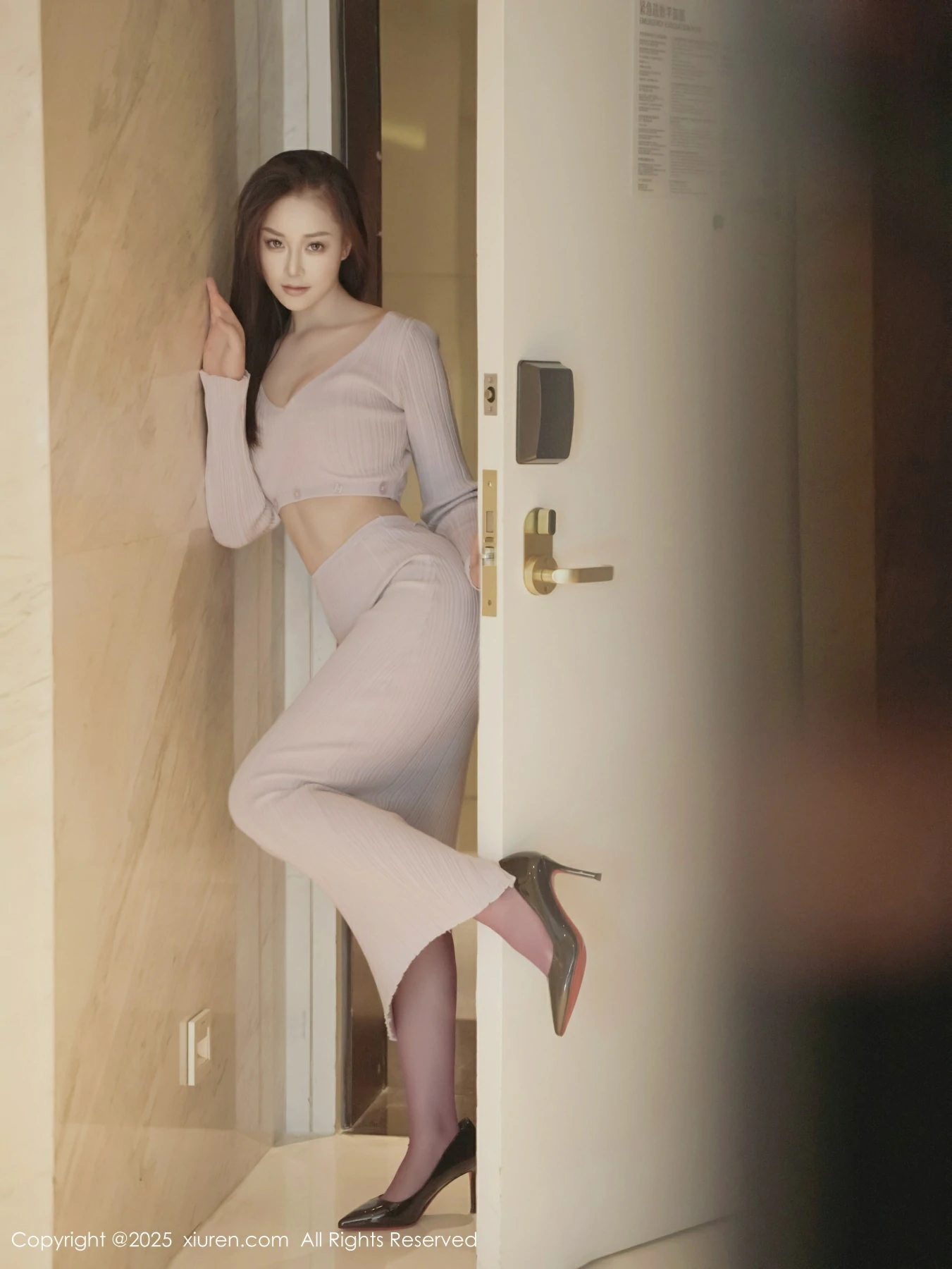 [XiuRen秀人网] 2025.04.15 No.10151 兰滢滢第1张