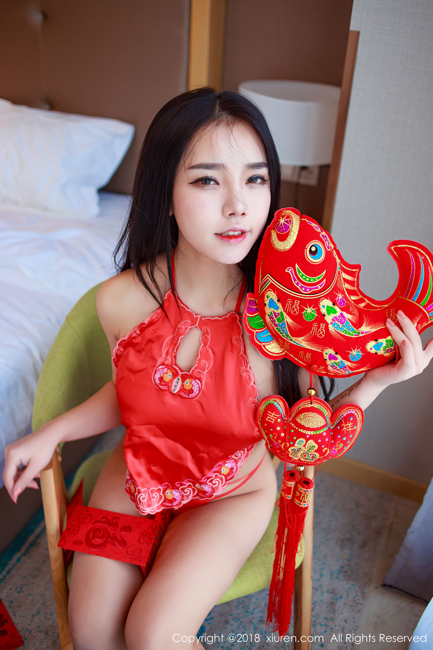  夏雪爱《新春火红肚兜内衣私房》 秀人 No.921第1张