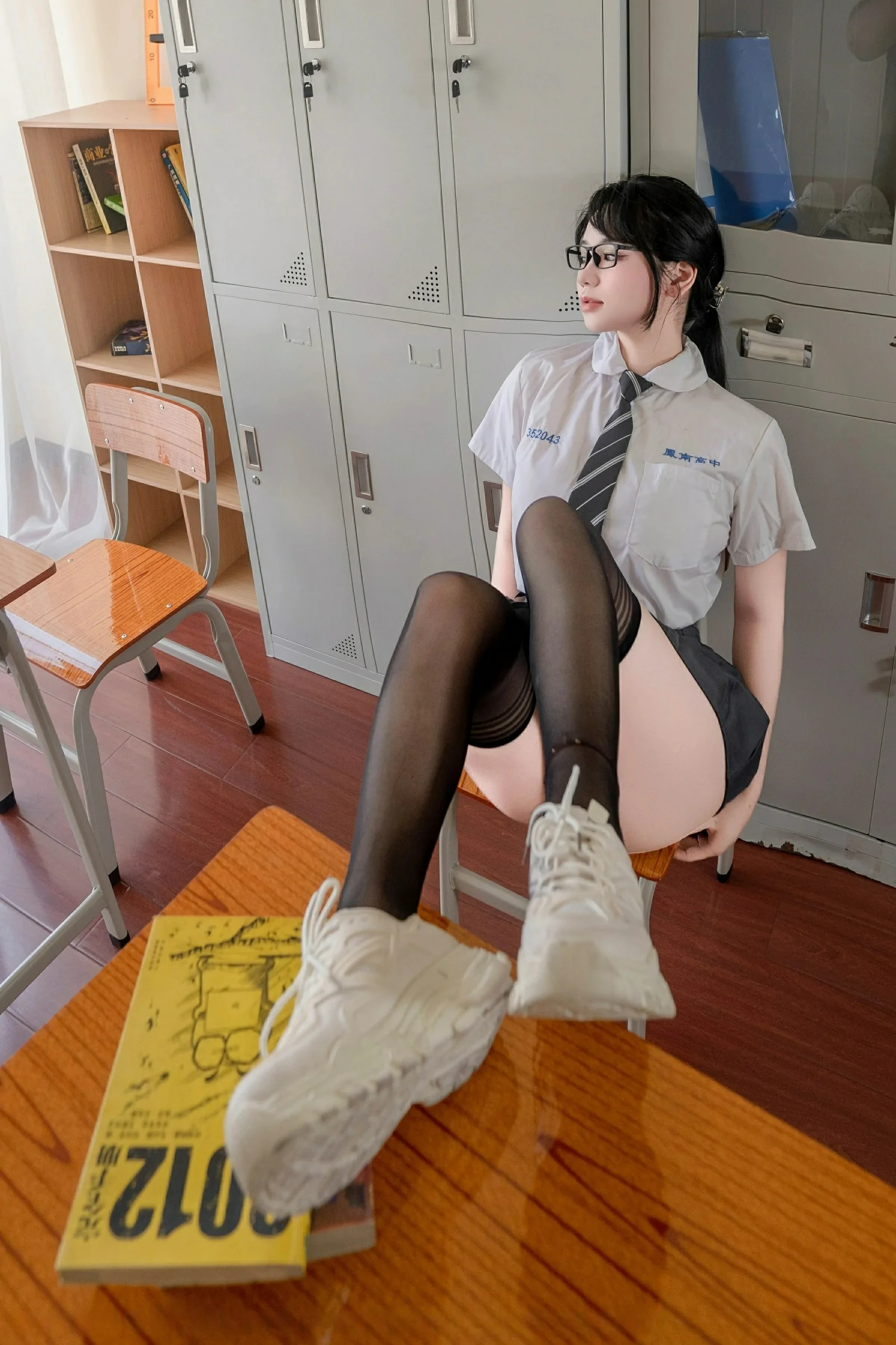 [XIUREN秀人网] 2025.07.10 No.10530 汐汐爱吃草莓第1张