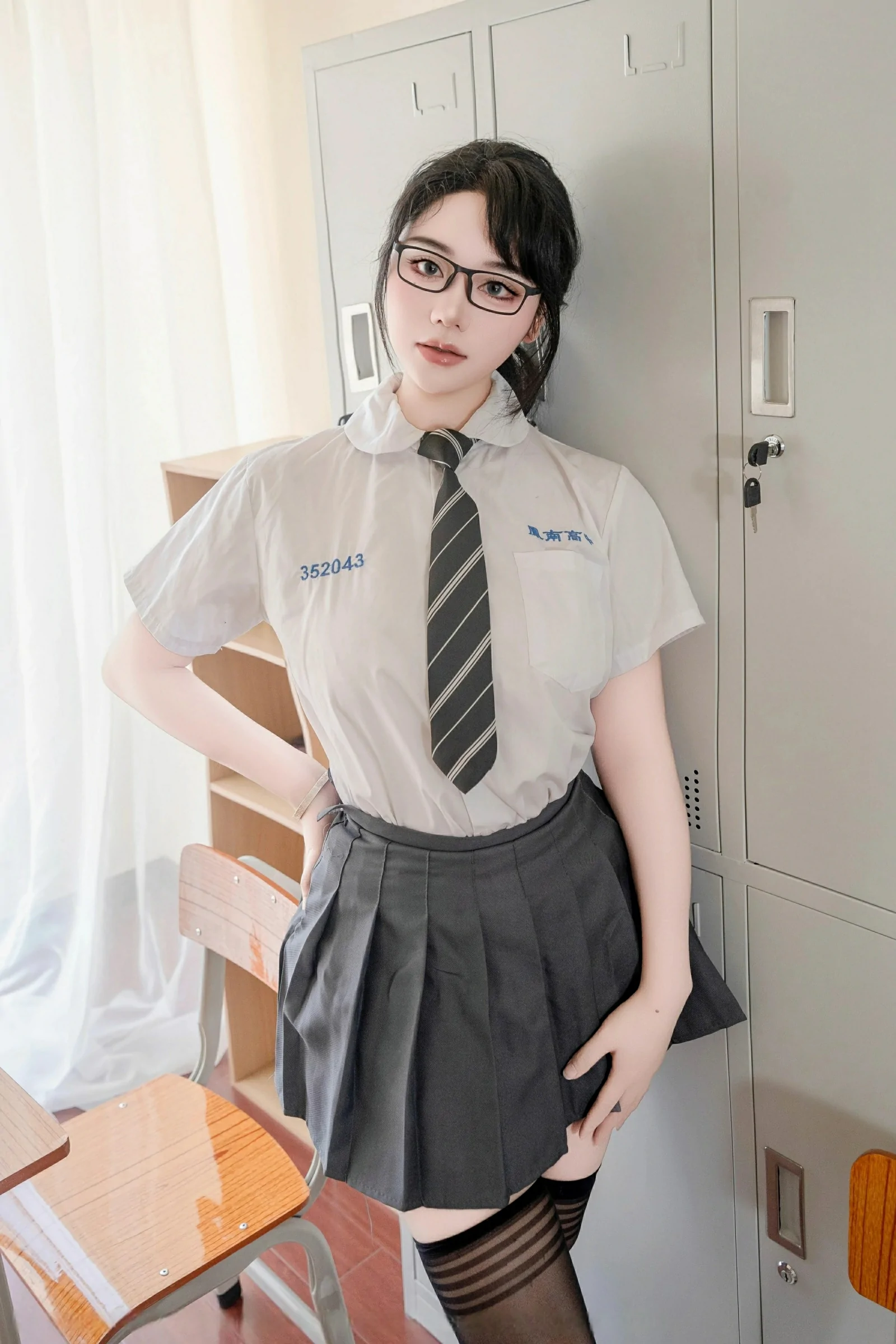 [XIUREN秀人网] 2025.07.10 No.10530 汐汐爱吃草莓第1张