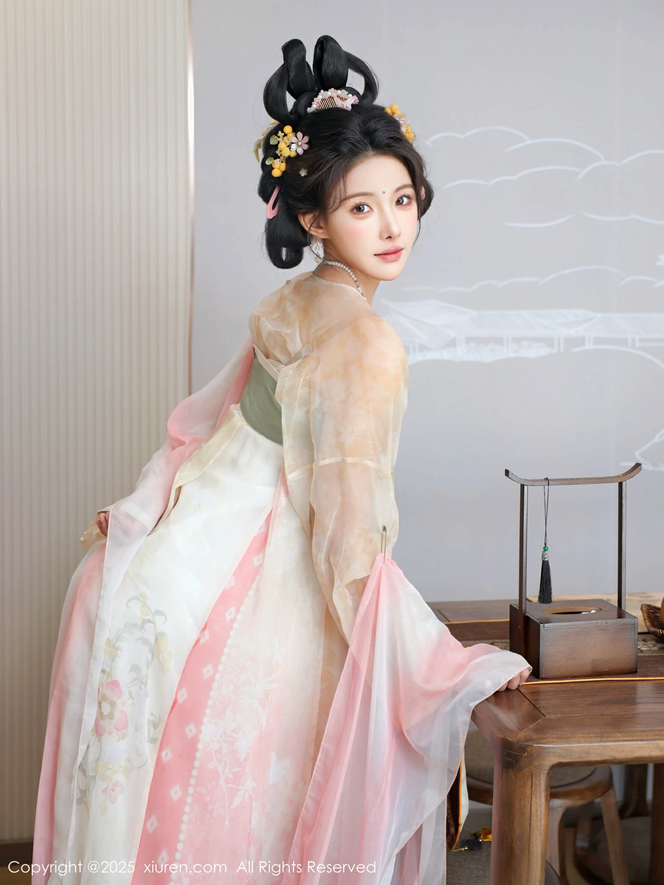 [XIUREN秀人网] 2025.08.13 No.10645 梨霜儿第1张
