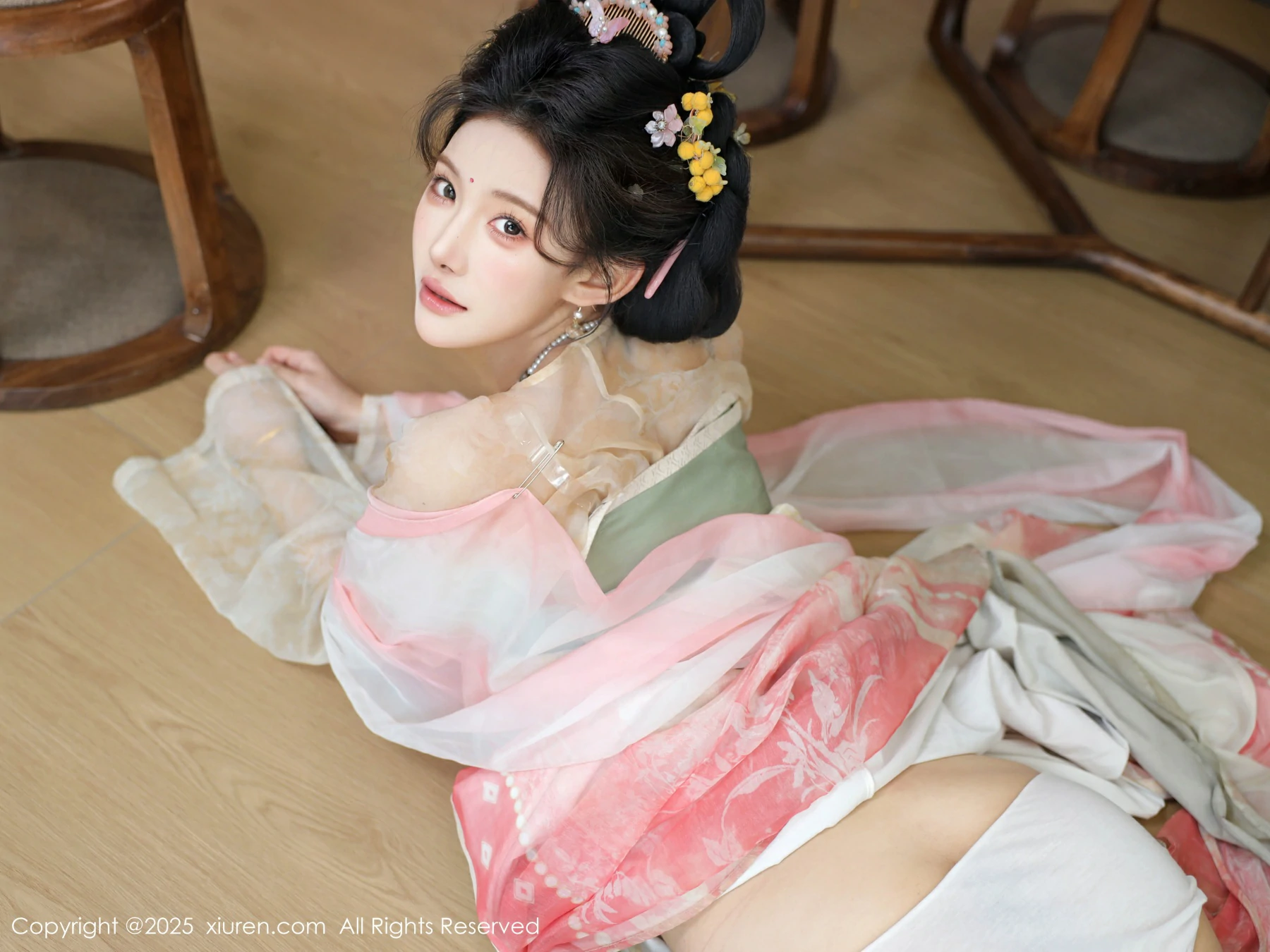 [XIUREN秀人网] 2025.08.13 No.10645 梨霜儿第1张