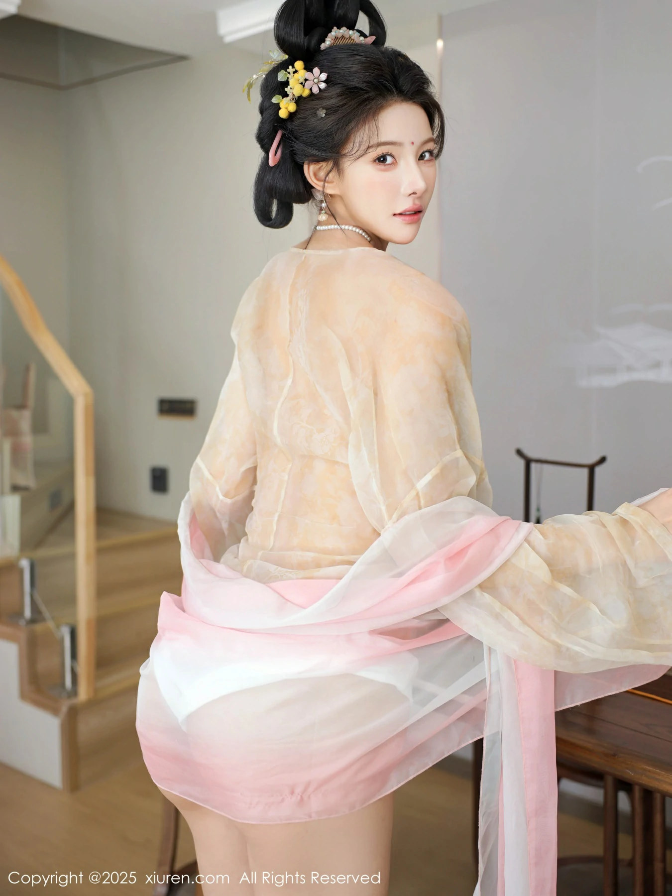 [XIUREN秀人网] 2025.08.13 No.10645 梨霜儿第1张