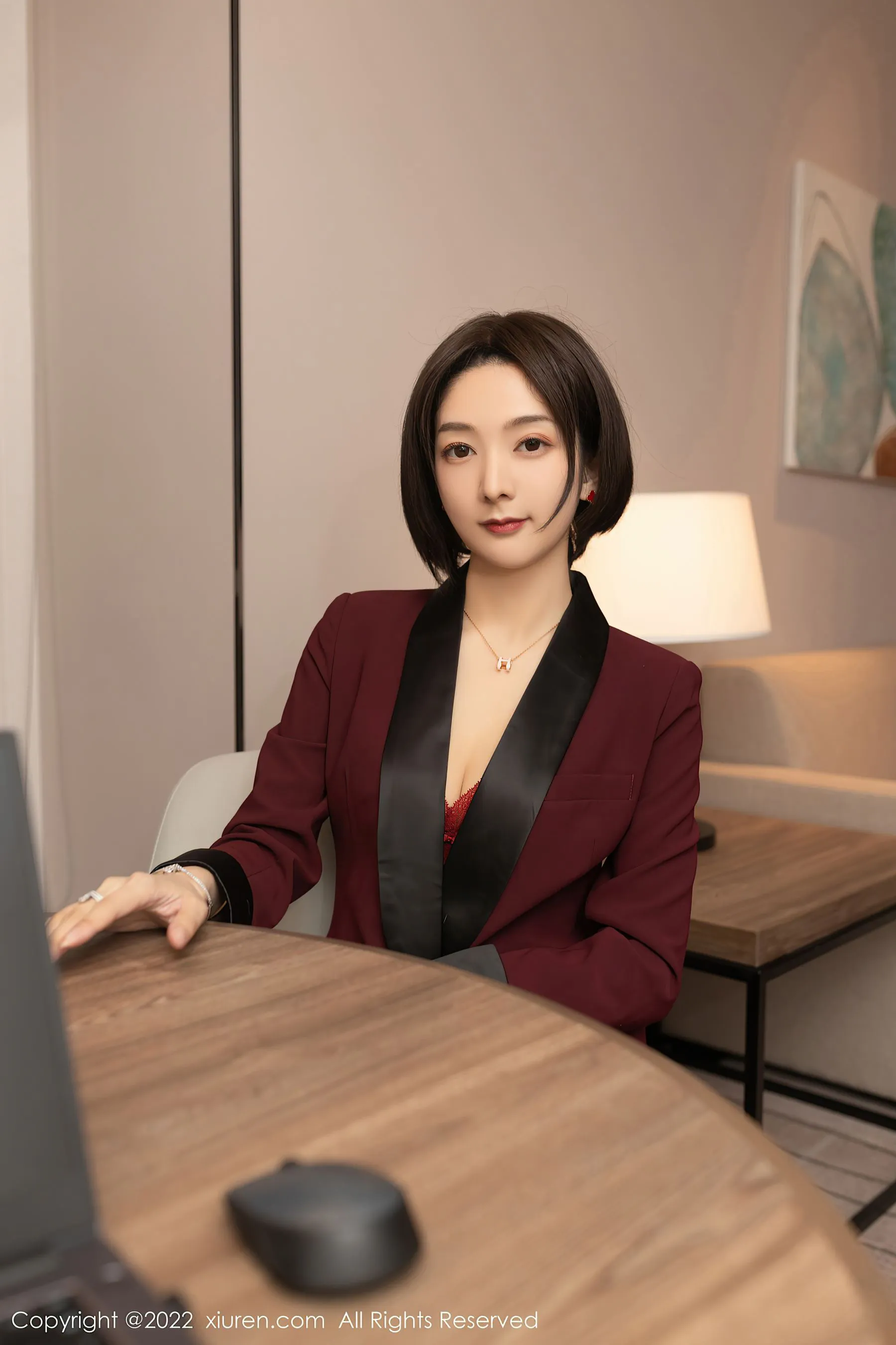  秀人网 No.5111 Angela00 OL美腿第18张