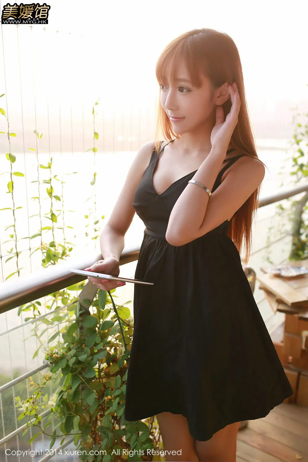  王馨瑤Yanni《驰为数码宣传片》 秀人网 No.135第19张