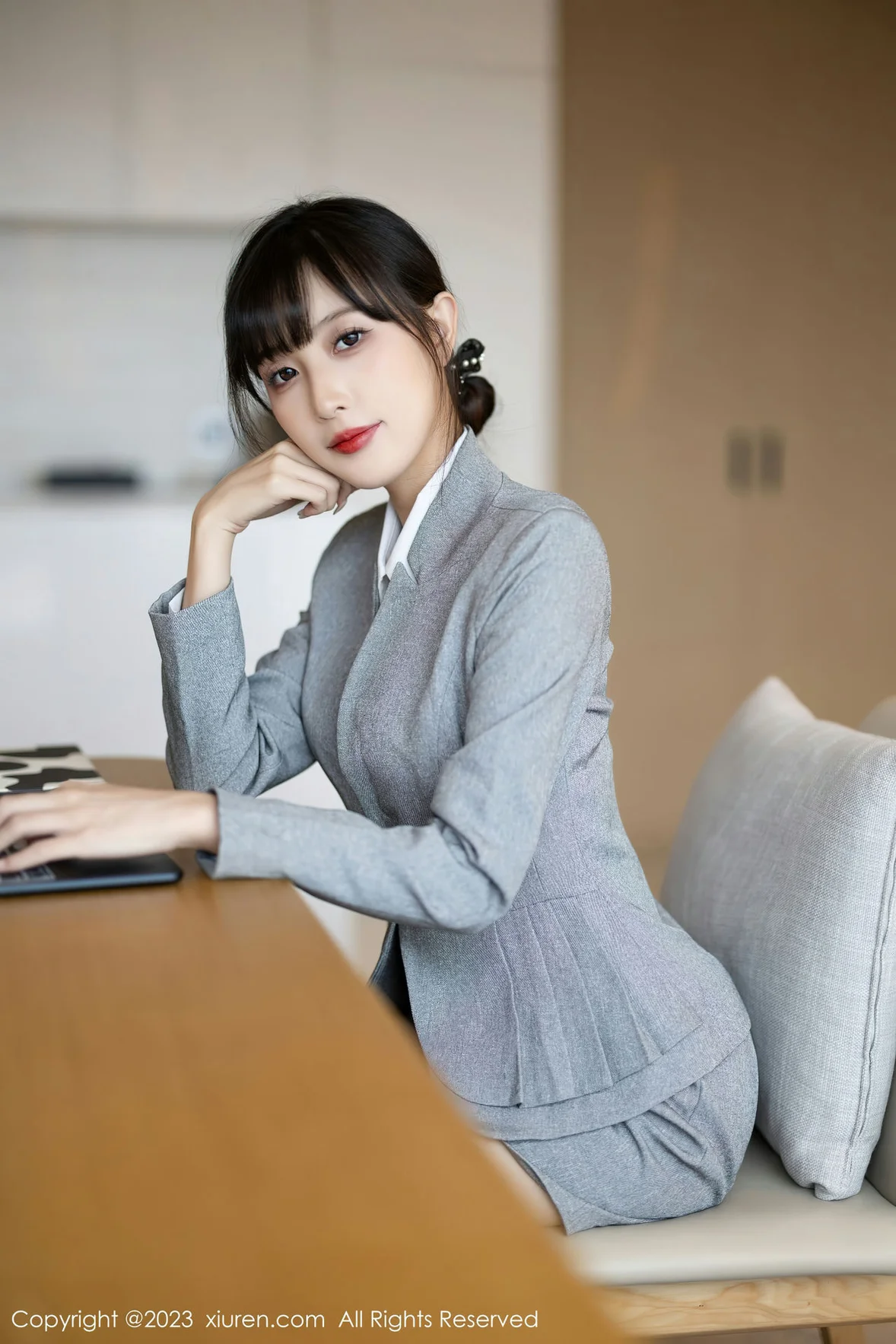  秀人网 No.7422 林星阑 OL职场安吉旅拍 [86P]第9张