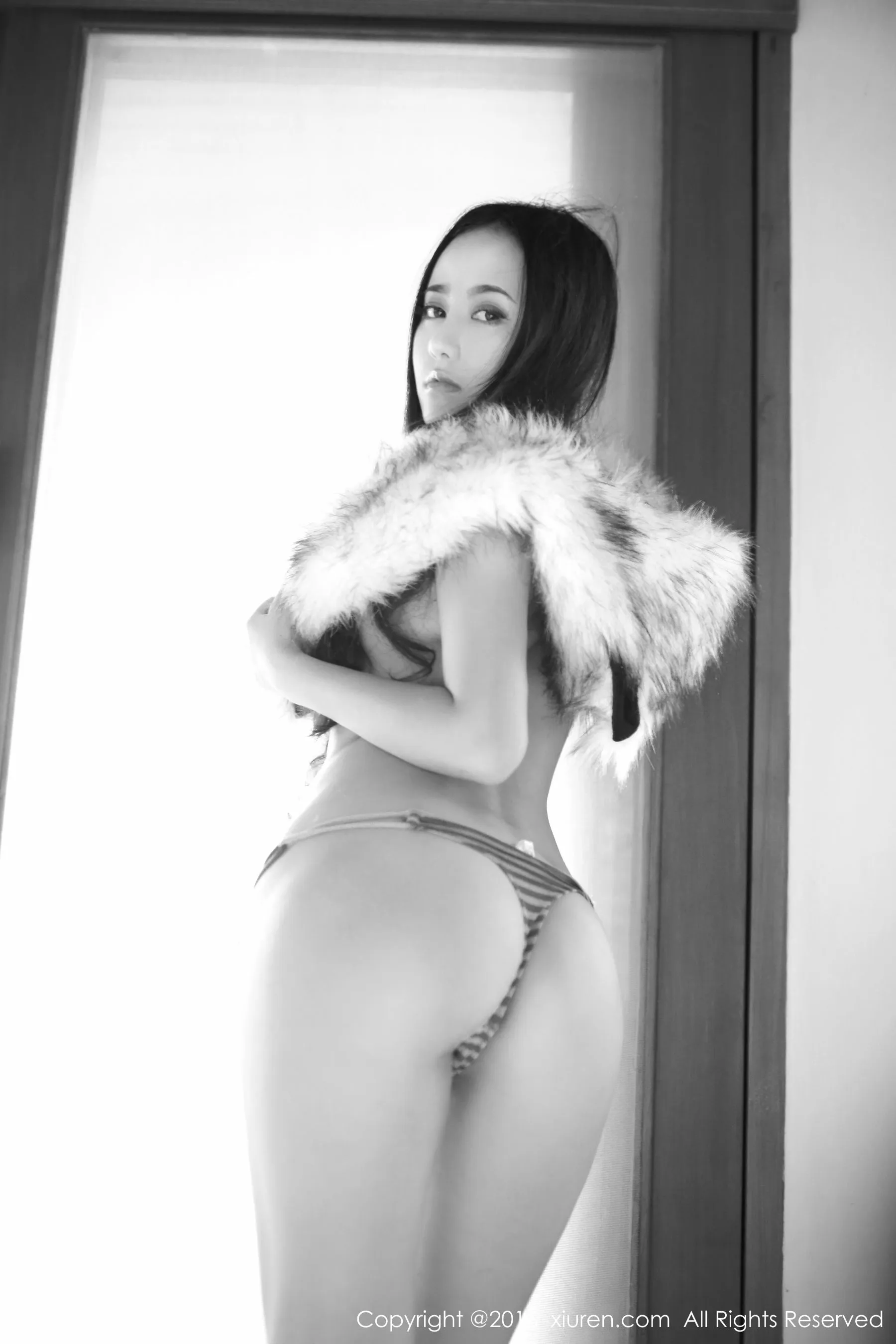  Manuela玛鲁娜《超短牛仔丁字裤+无敌翘臀诱惑》 秀人网 No.487第15张