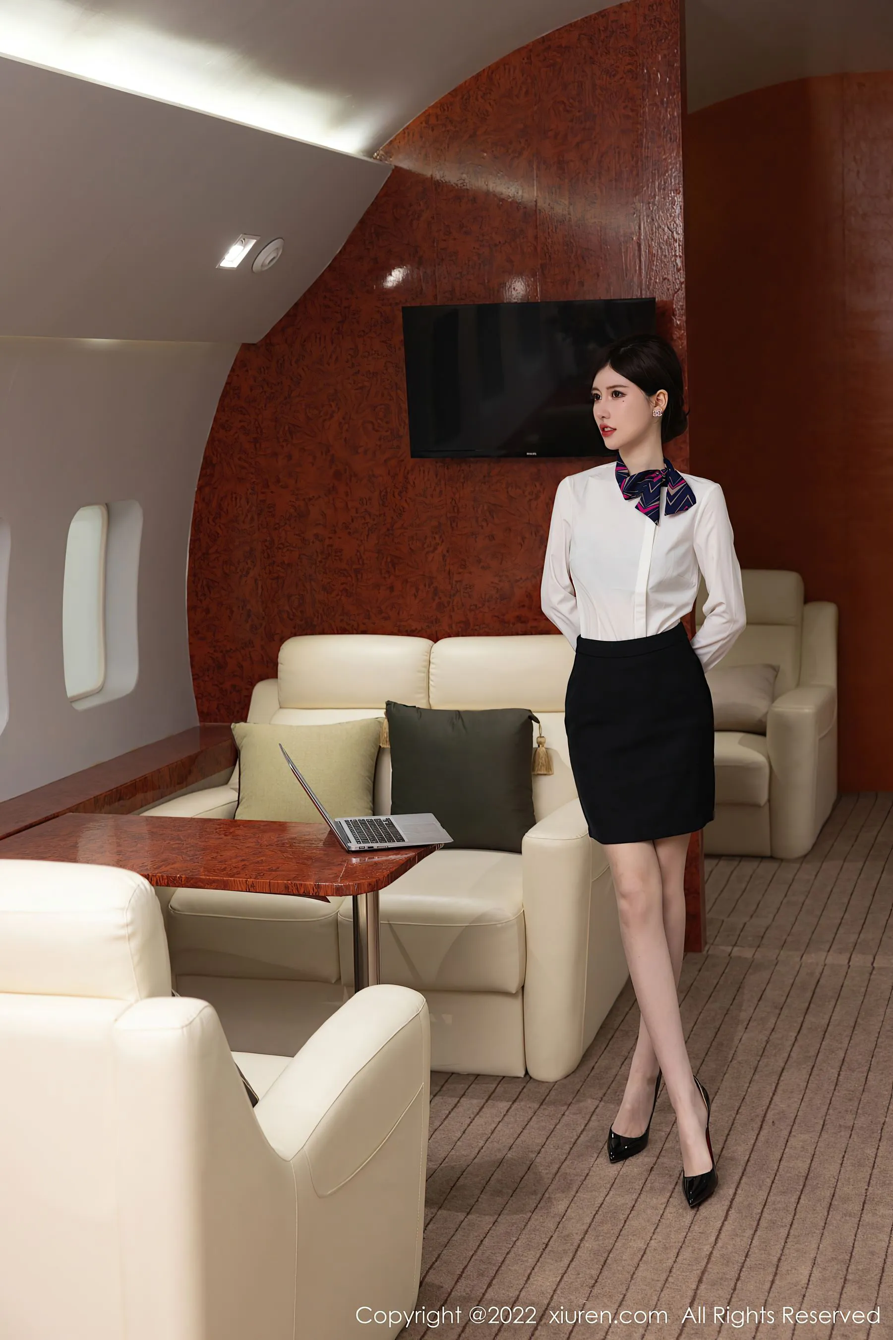  秀人网 No.5696 美桃酱 制服美腿第20张