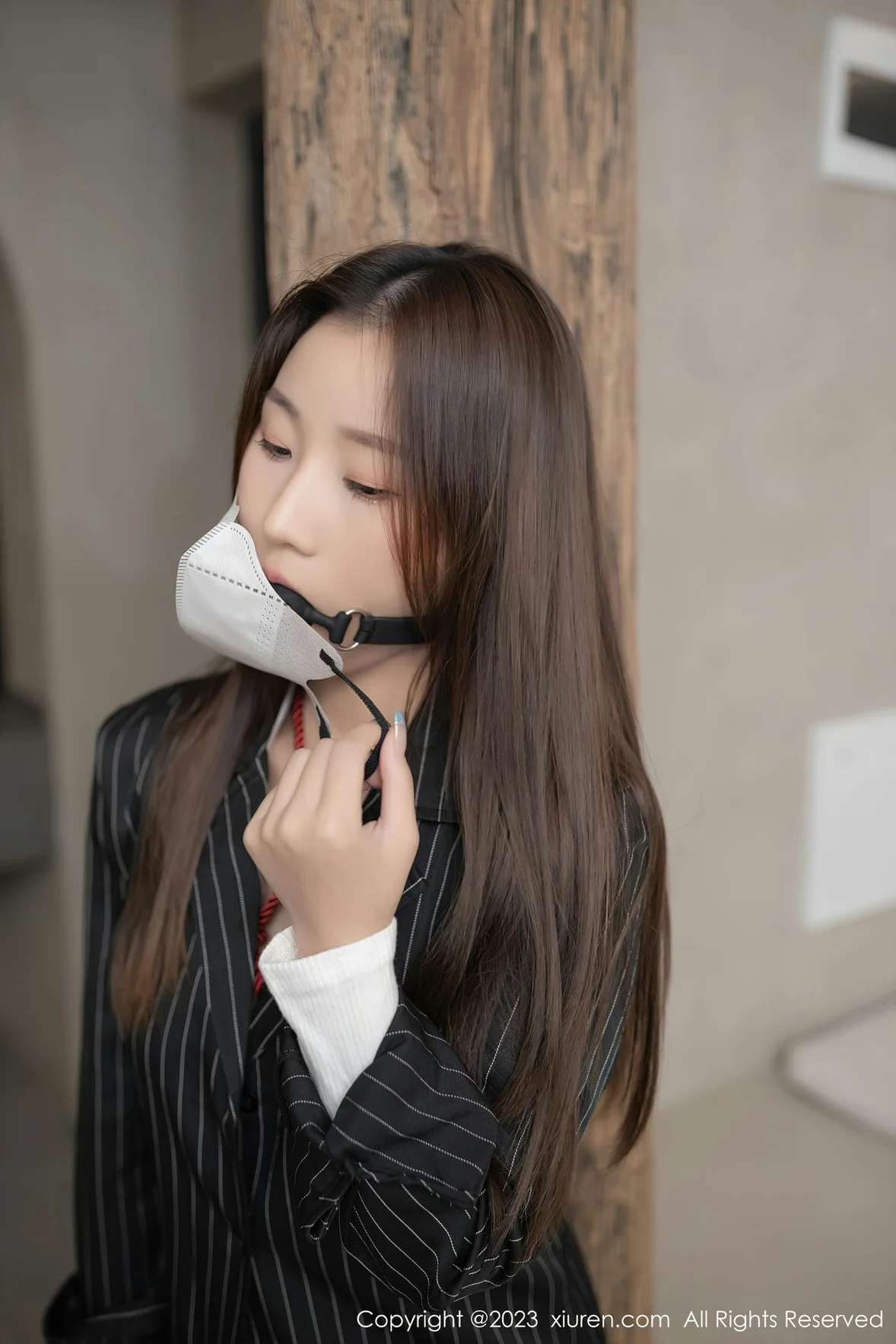  XiuRen 秀人 No.7141 杏子Yada 高开叉服饰性感写真 [76P]第2张