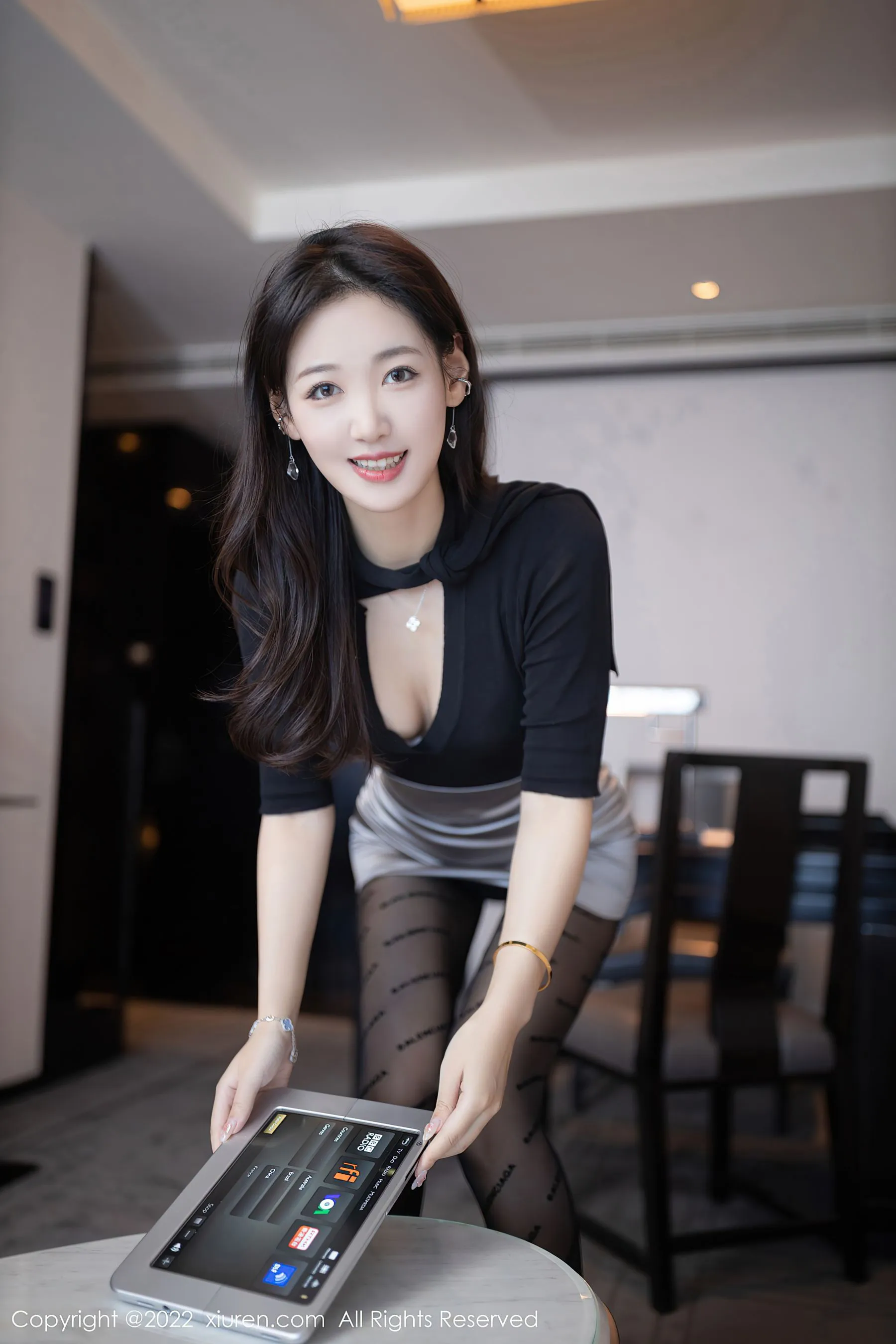  秀人网 No.5887 唐安琪 黑丝短裙第23张