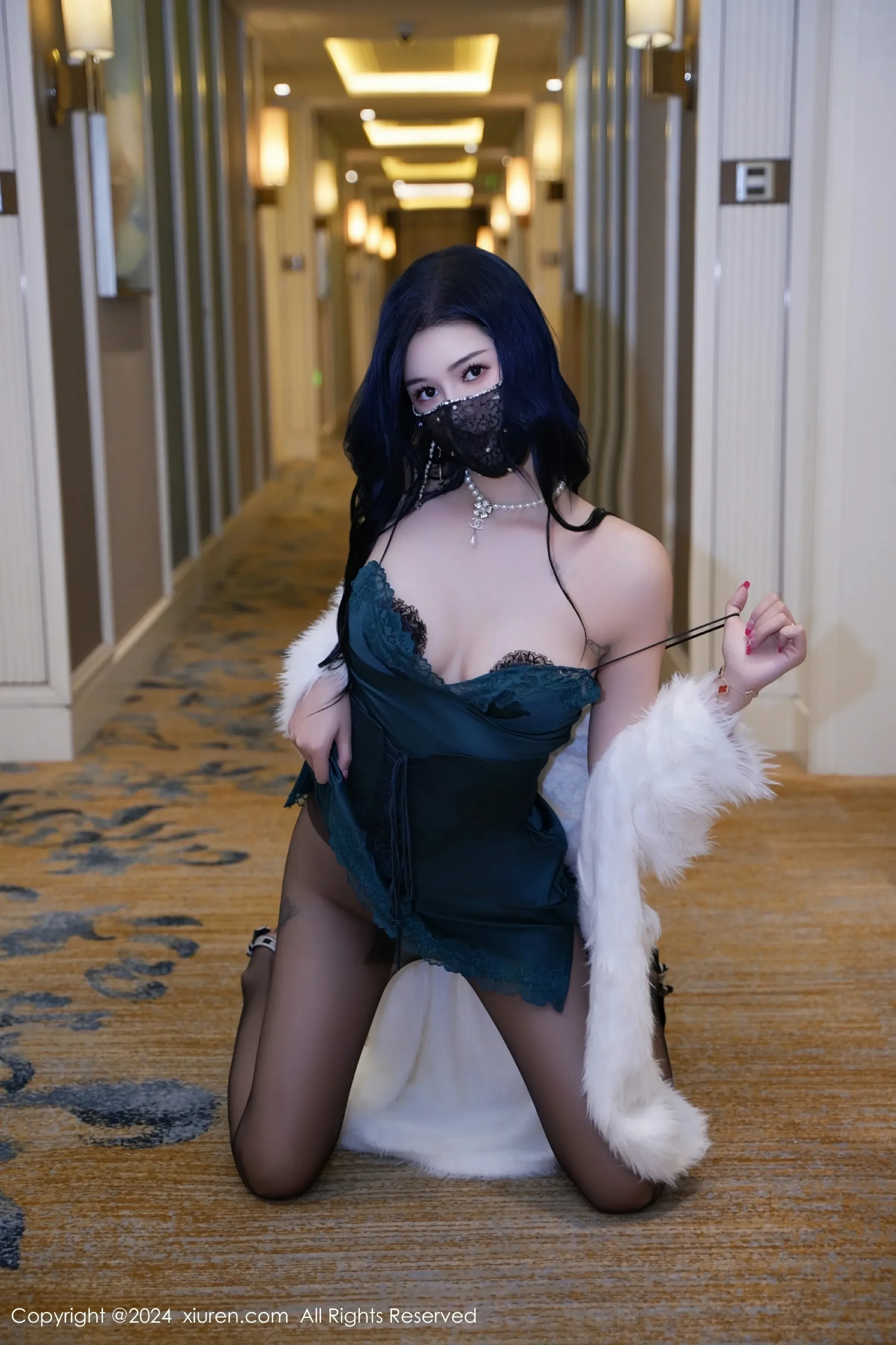  XiuRen 秀人 No.8372 芮芮 [68P]第15张