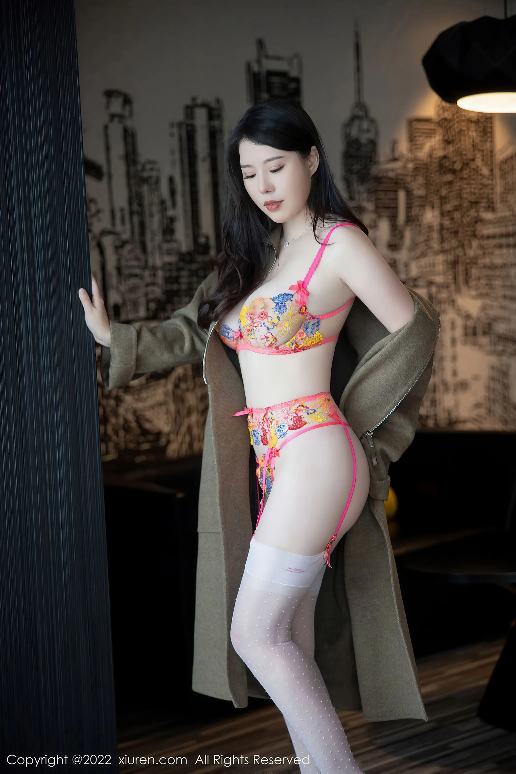  秀人网 No.5723 白茹雪 丰腴美臀第1张