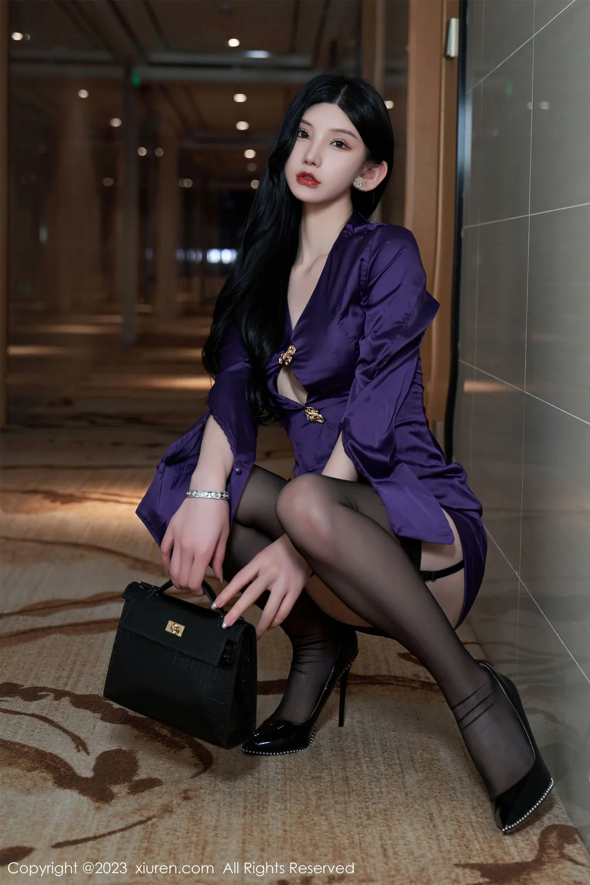  秀人网 No.7398 周于希Sally 主题《老公说，紫色很有韵味》厦门旅拍 [93P]第5张