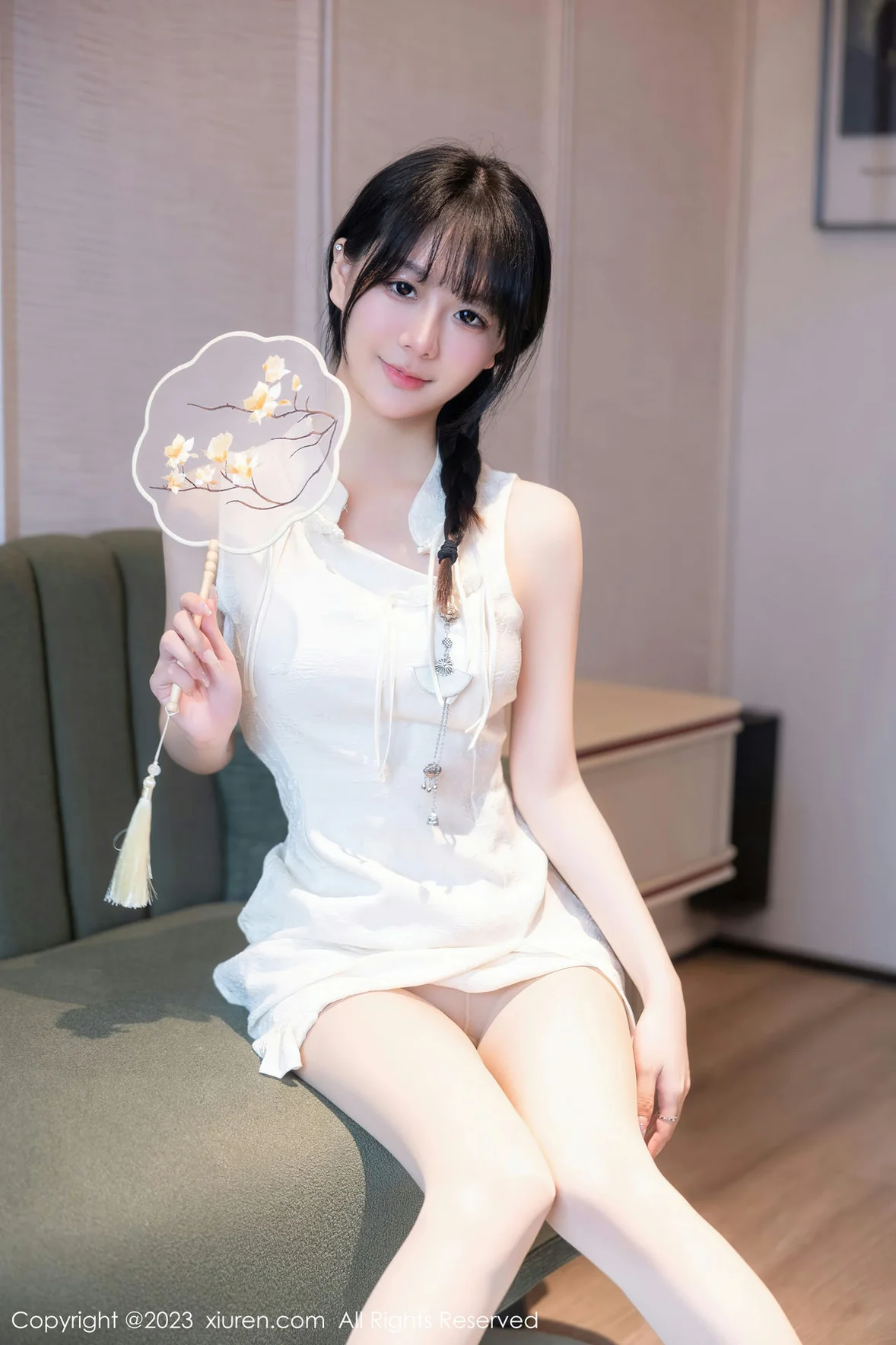  XiuRen 秀人 No.6813 幼幼 白色旗袍性感写真 [81P]第7张