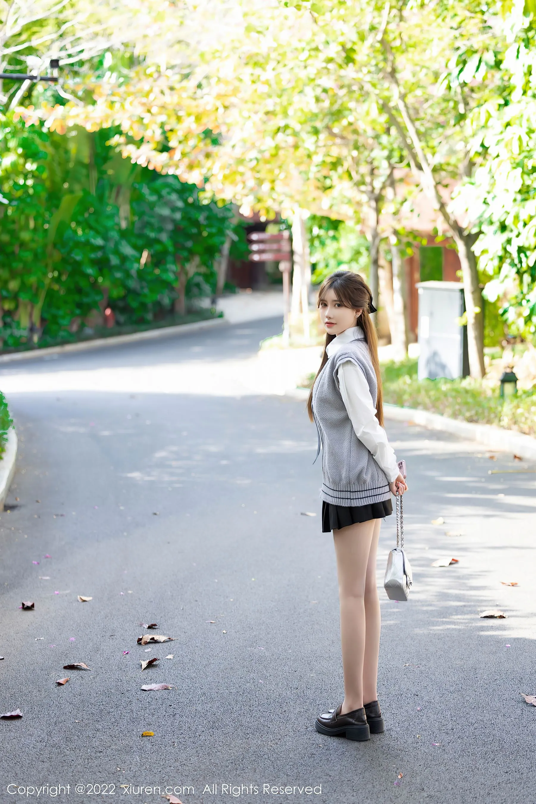  秀人网 No.4896 美桃酱 嫩模蕾丝诱惑旅拍写真第9张