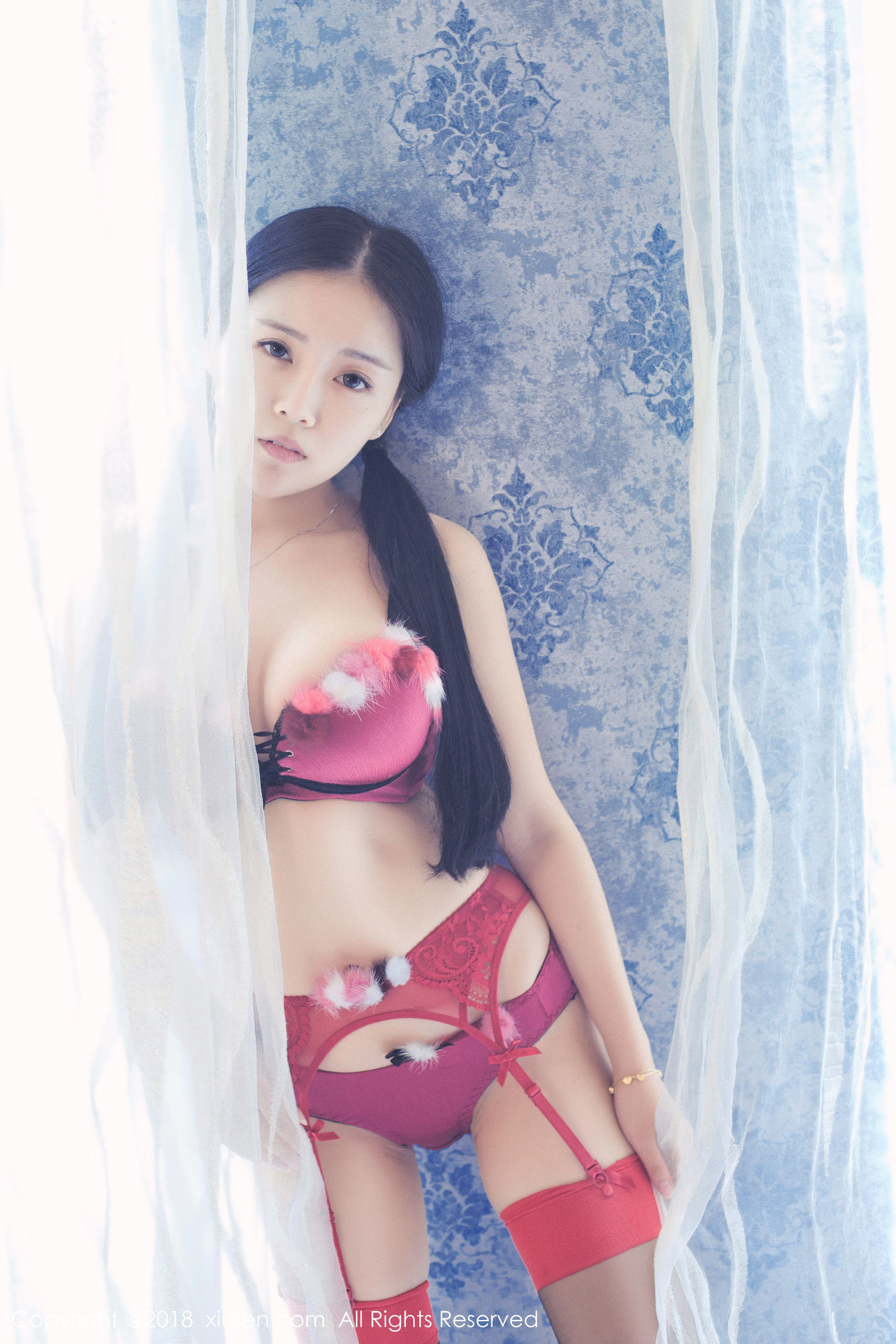  红气球《童颜巨乳稚气未脱小姑娘》 秀人 No.932第12张