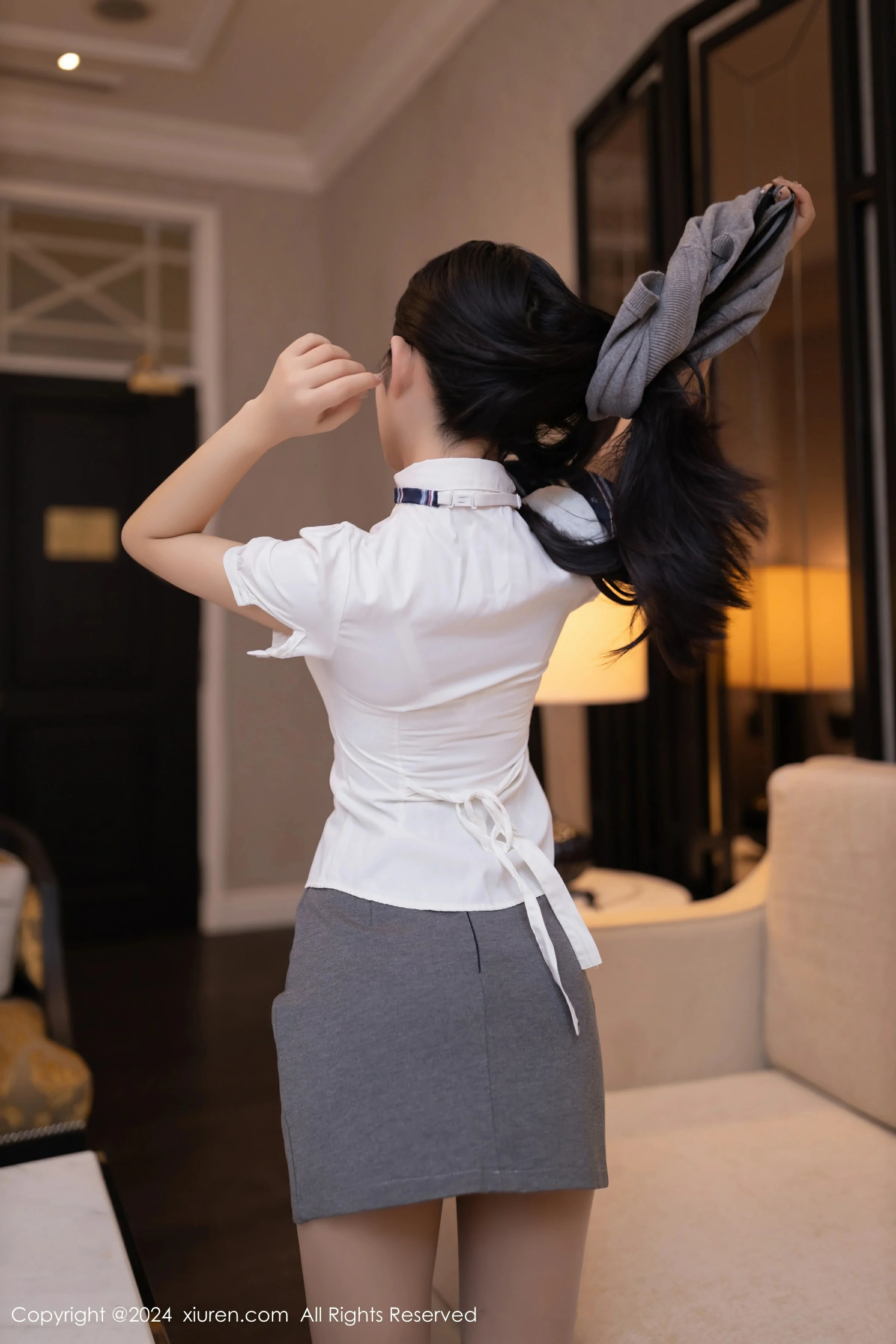  XiuRen 秀人 No.8910 谭小灵 [80P]第2张