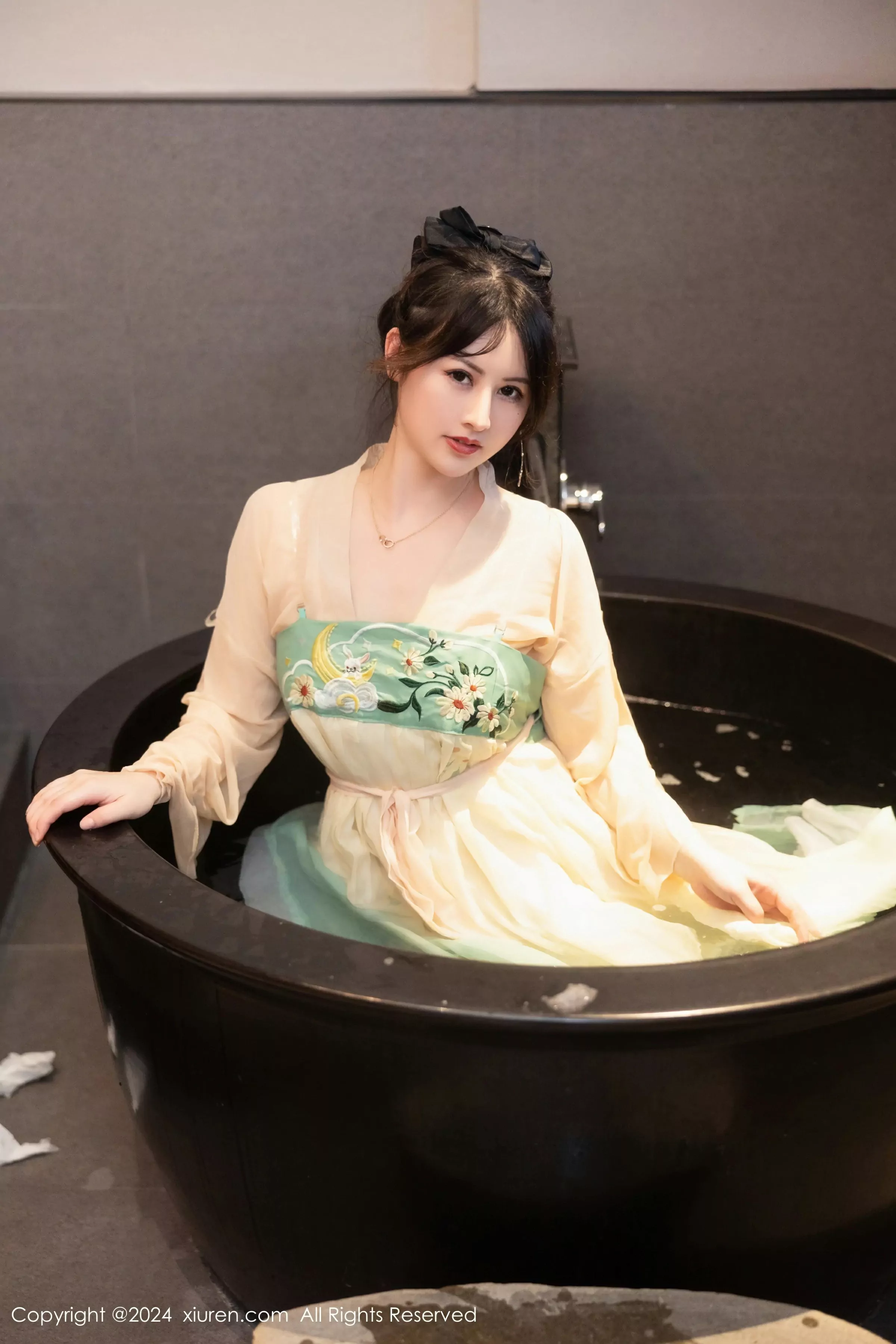  XiuRen 秀人 No.8128 诗诗kiki [82P]第9张