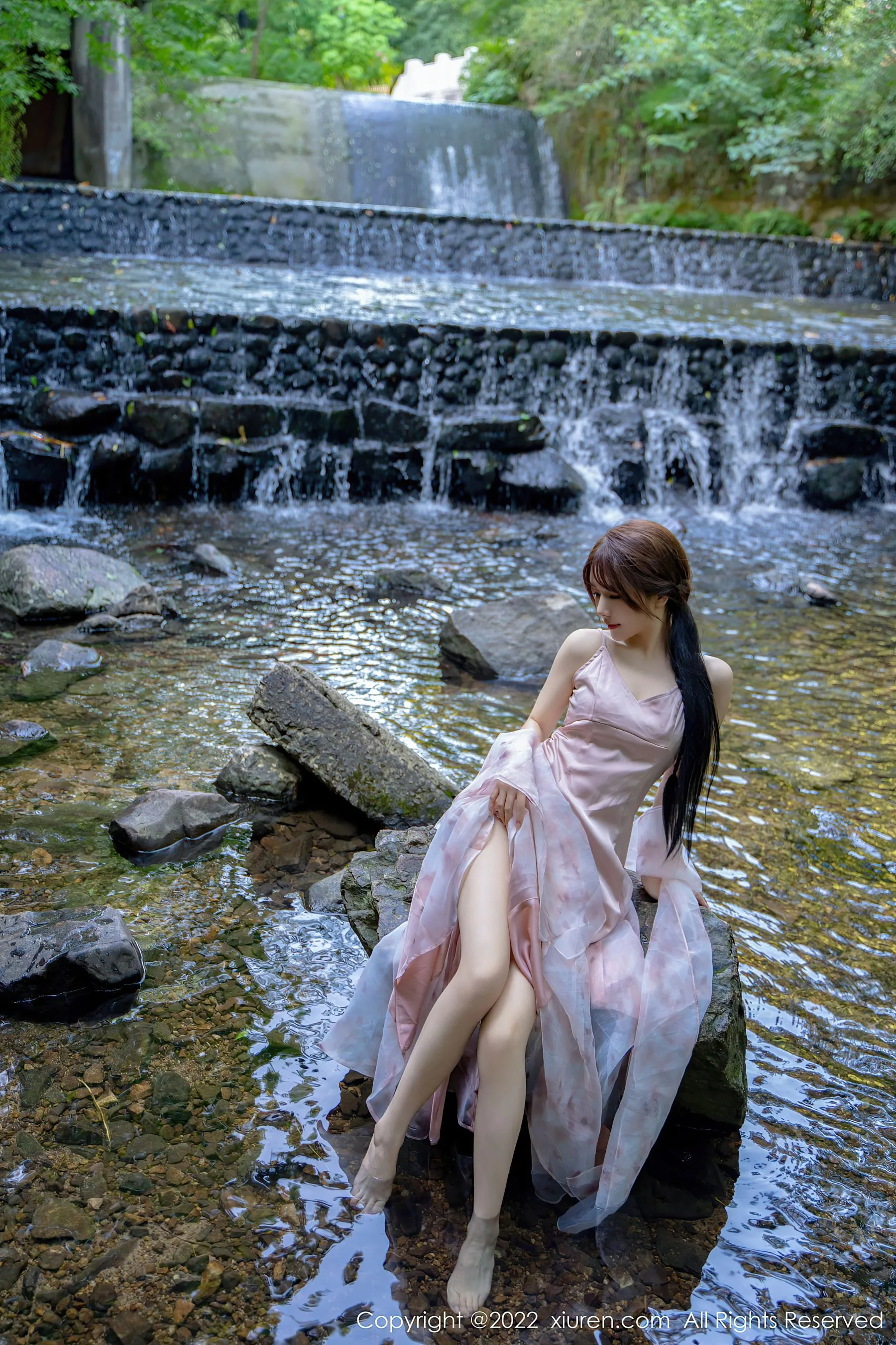  秀人网 No.5690 婠婠么 美腿长裙第7张