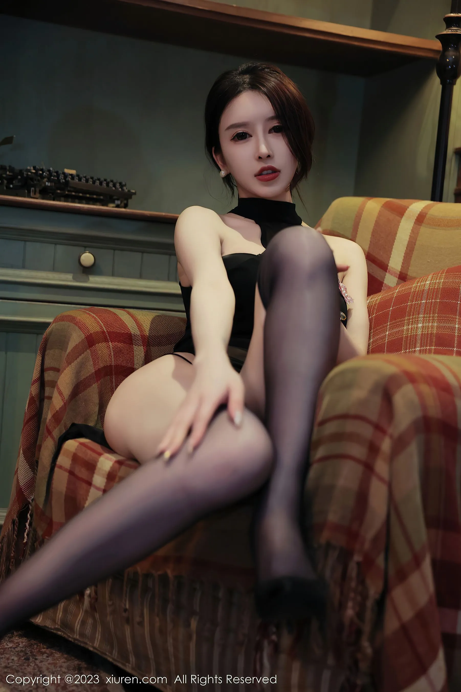 秀人网 No.6498 玉兔miki 黑丝美腿第19张