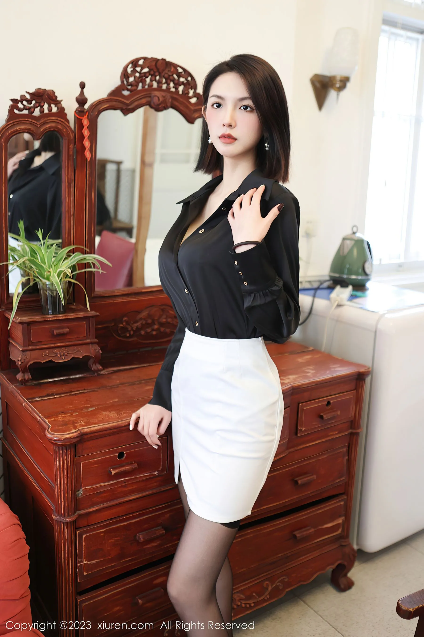  秀人网 No.6356 乔一一 黑丝短裙第27张