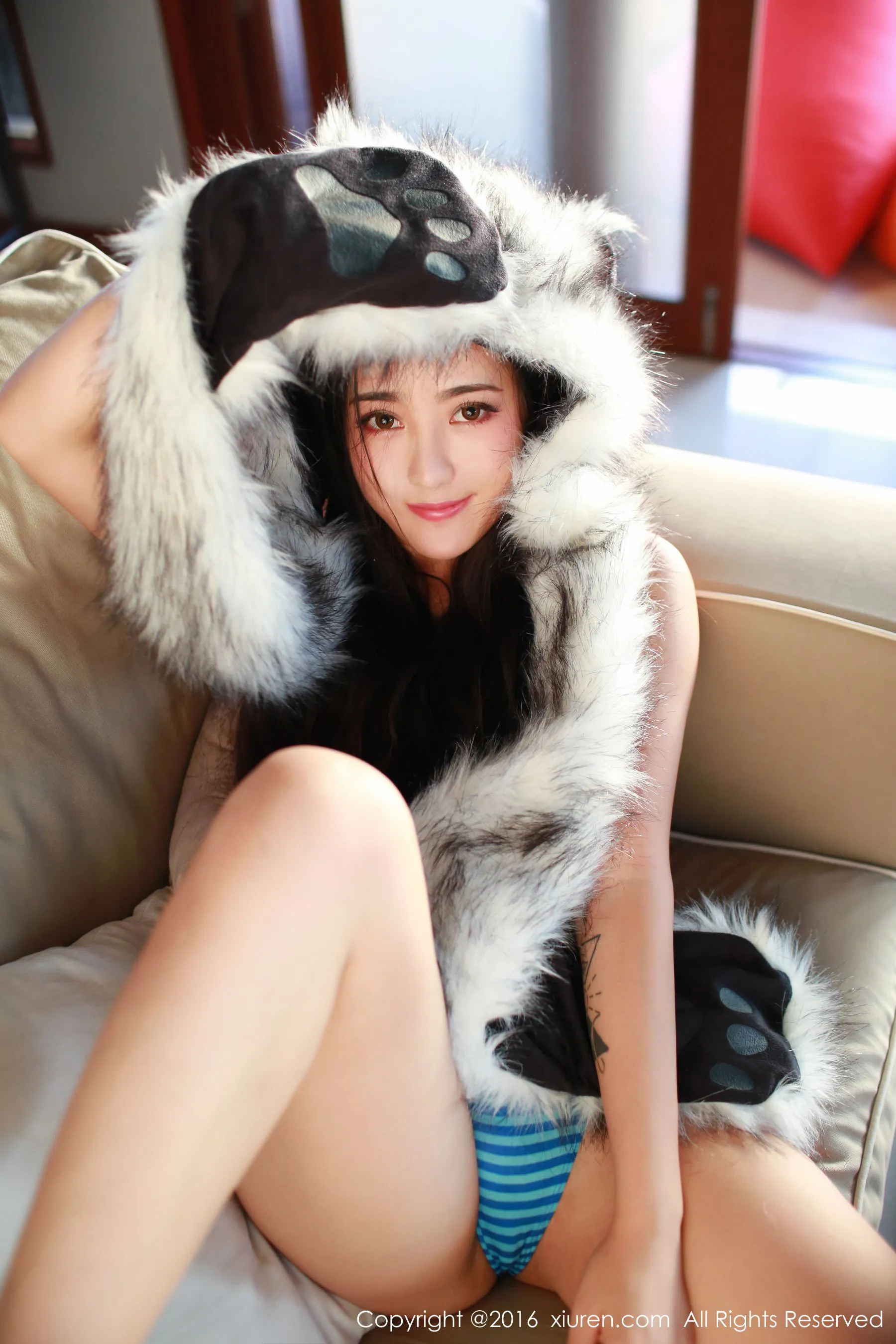  Manuela玛鲁娜《超短牛仔丁字裤+无敌翘臀诱惑》 秀人网 No.487第13张