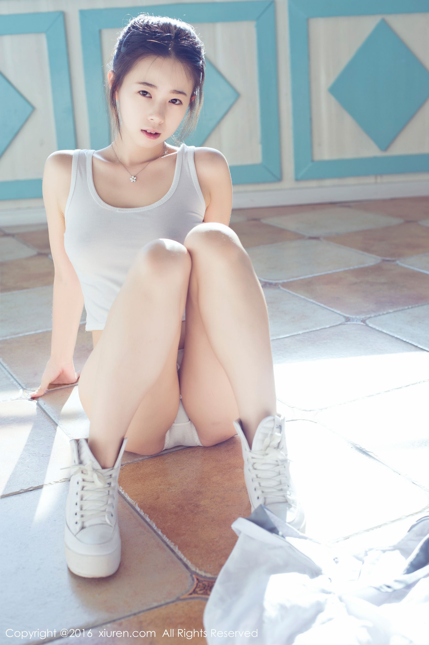 草莓zz/吴允芝《日系死库水、日本高中出操服、小裤裤小背心》 秀人网 No.616第8张