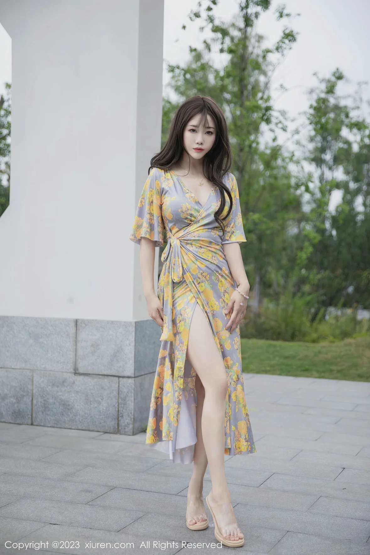  XiuRen 秀人 No.6949 严利娅Yuliya 黄灰色睡裙性感写真 [85P]第5张