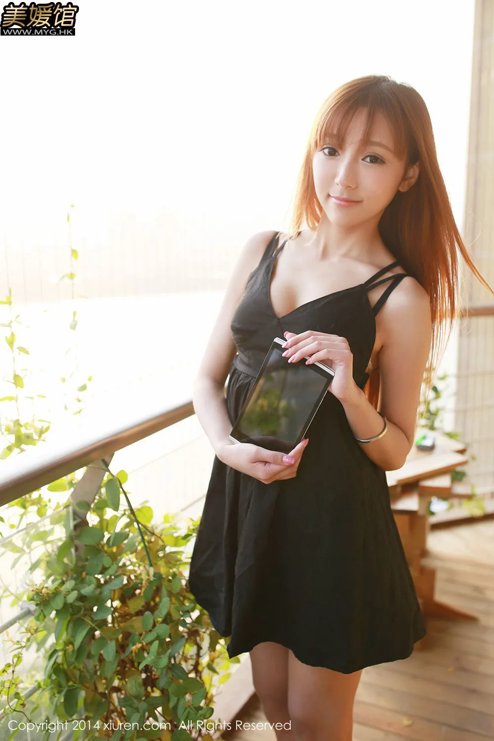  王馨瑤Yanni《驰为数码宣传片》 秀人网 No.135第18张