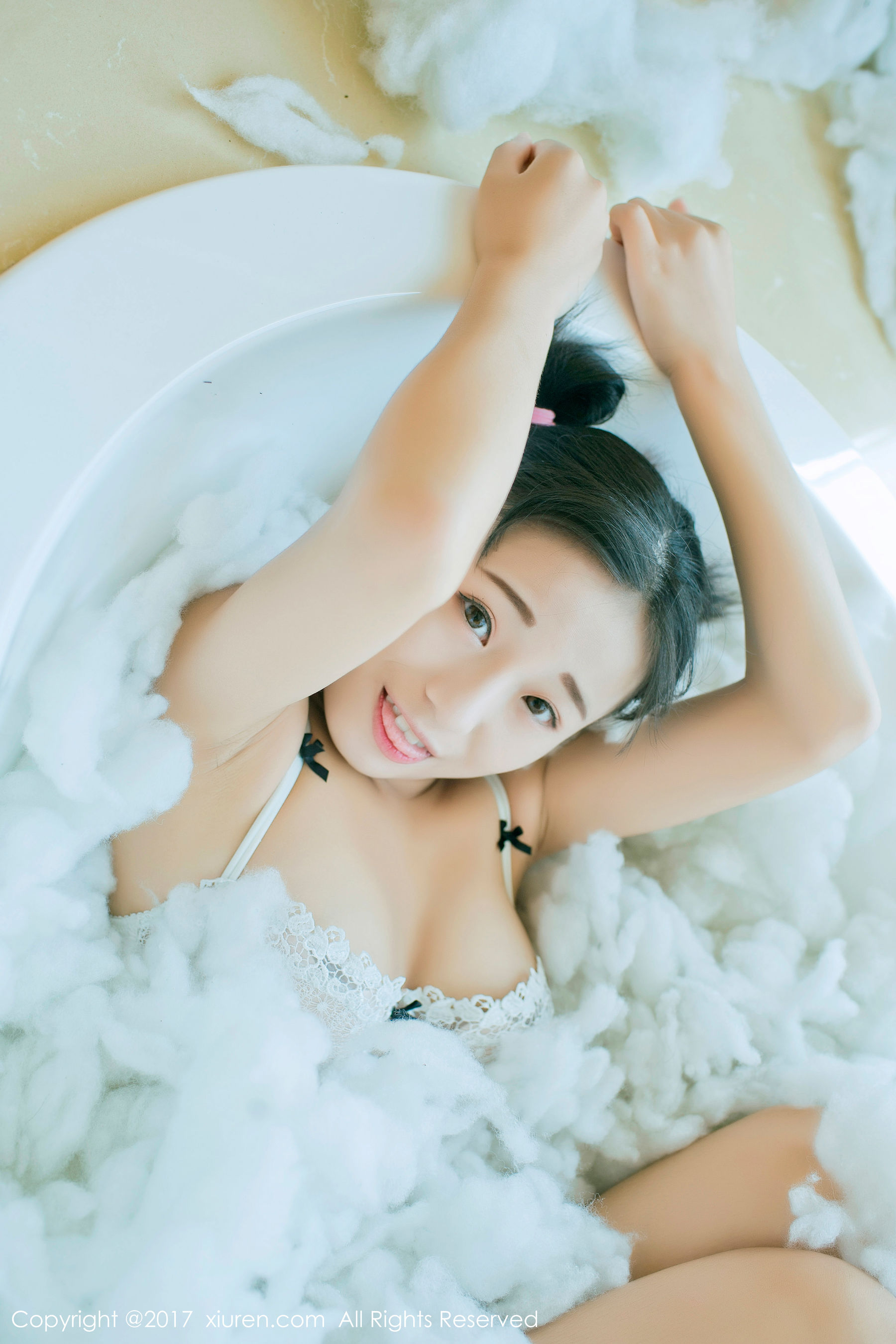  仓井优香《白色蕾丝吊带系列+连体日系高中体操服》 XiuRen 秀人网 NO.805第4张