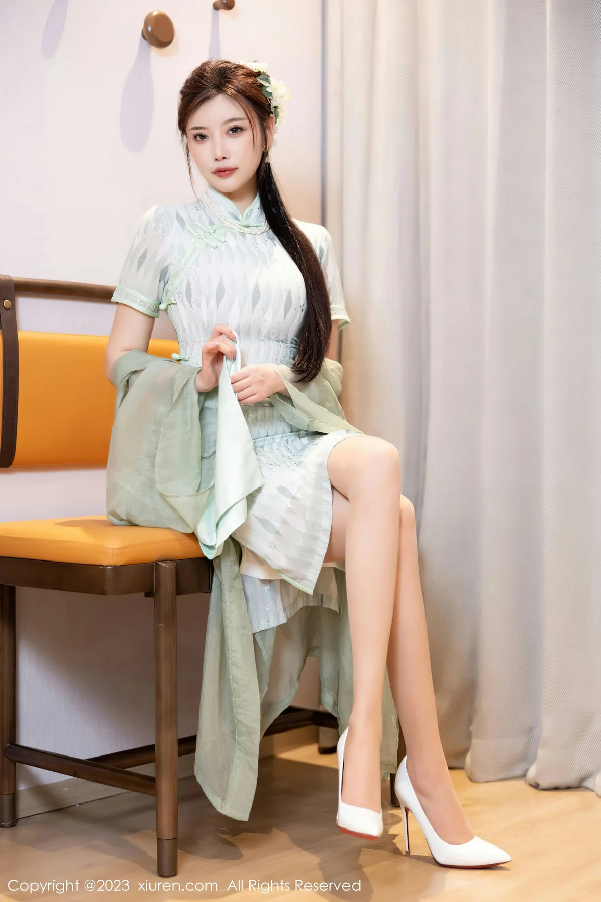  XiuRen 秀人 No.6983 杨晨晨Yome 淡绿色旗袍性感写真 [85P]第10张