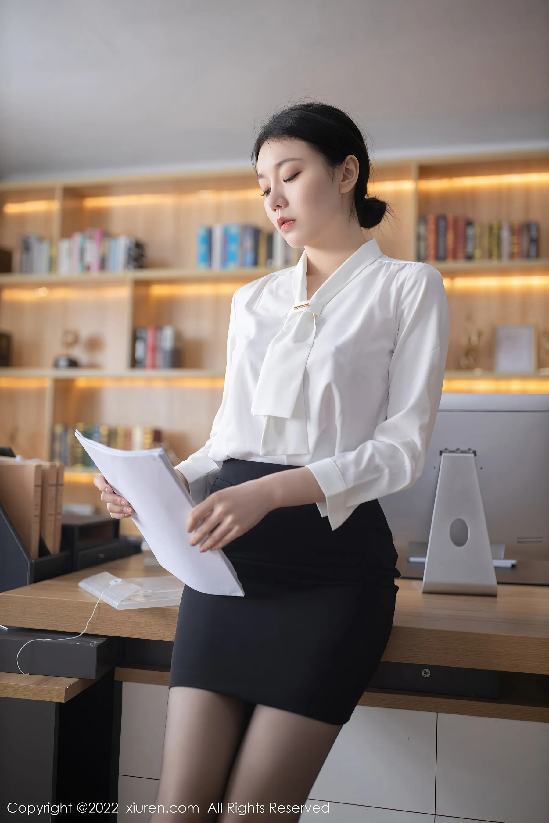  秀人网 No.4755 安然Maleah 女老板角色扮演第24张